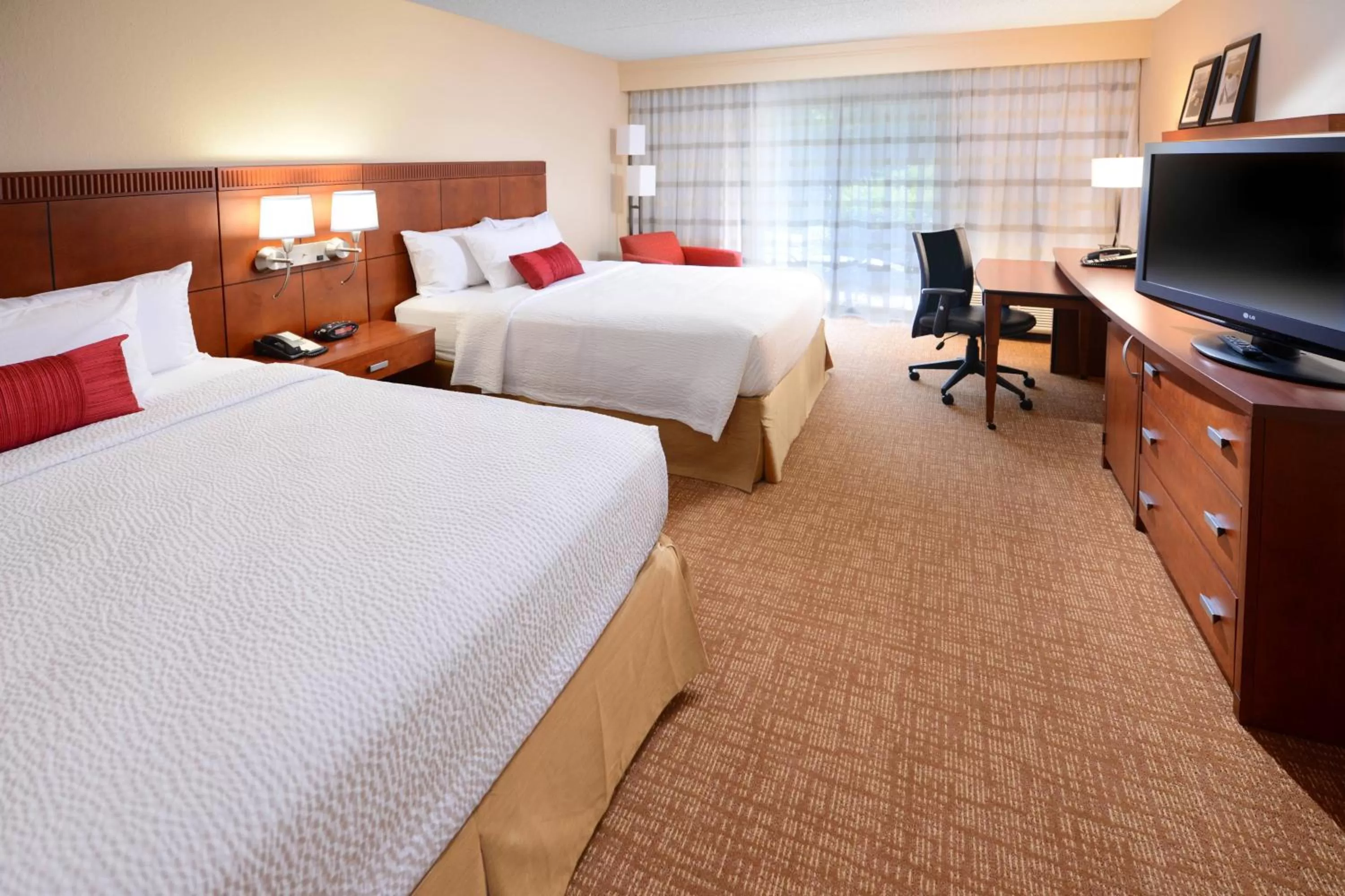 Queen Room with Two Queen Beds - Hearing Accessible in Courtyard Dallas Las Colinas