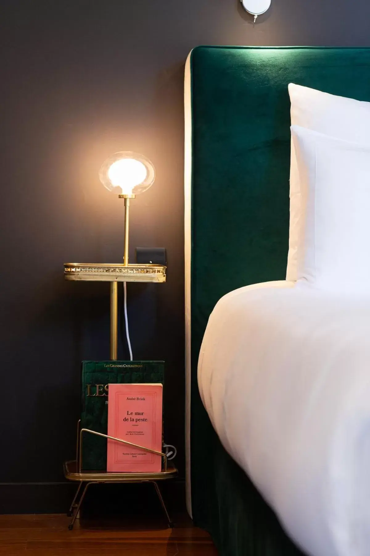 Small Double Room in Hôtel & SPA Le Chêne Vert Small Double Room in Hôtel & SPA Le Chêne Vert