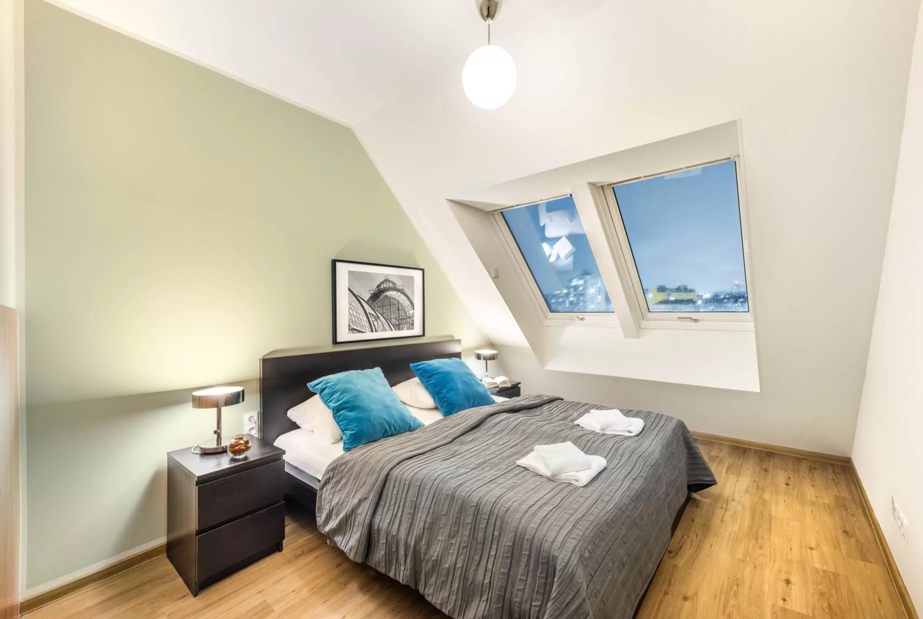 Bedroom, Bed in Jimmy's Apartments Lory