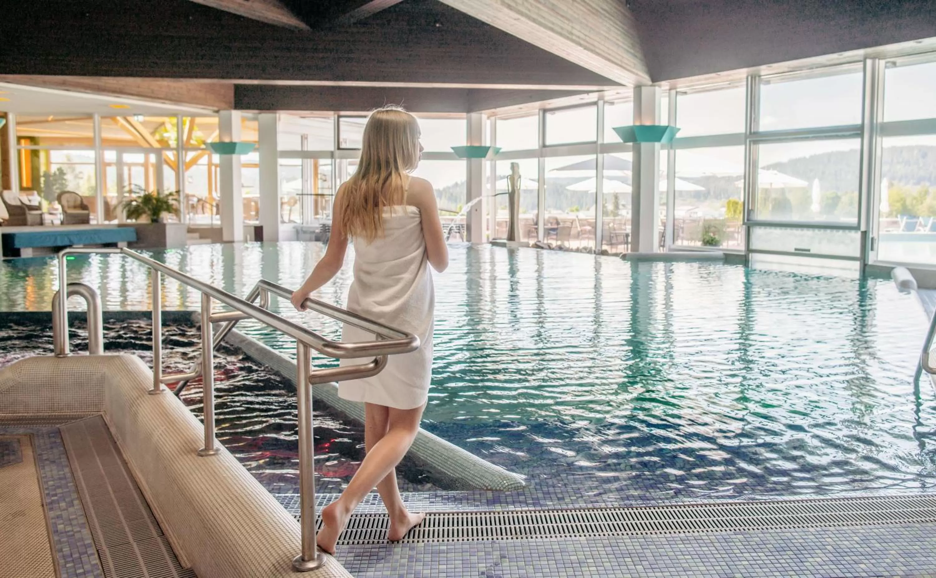 Swimming pool in Hotel Vier Jahreszeiten am Schluchsee