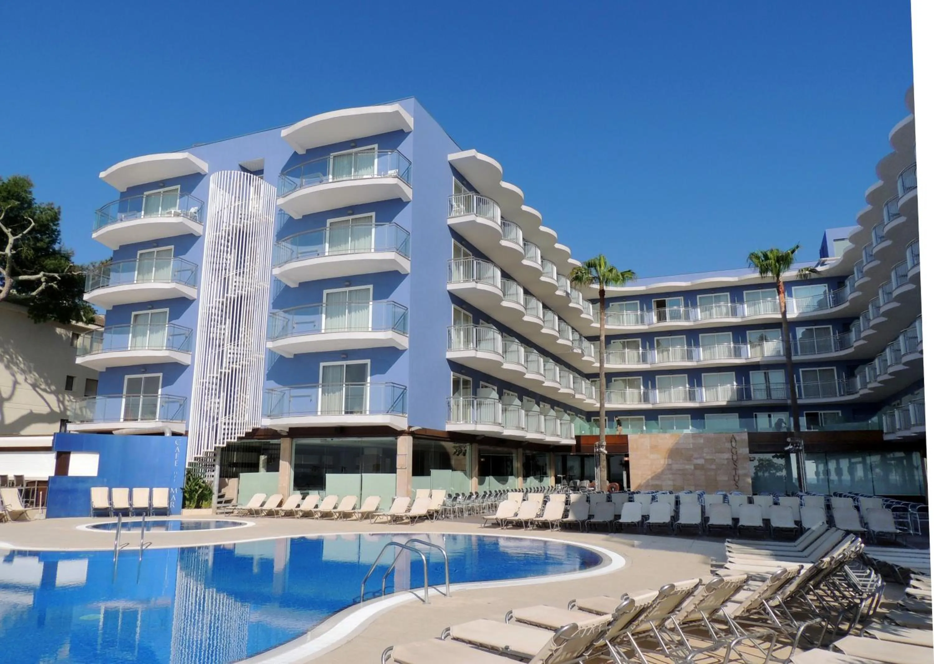 Property building in Hotel Augustus