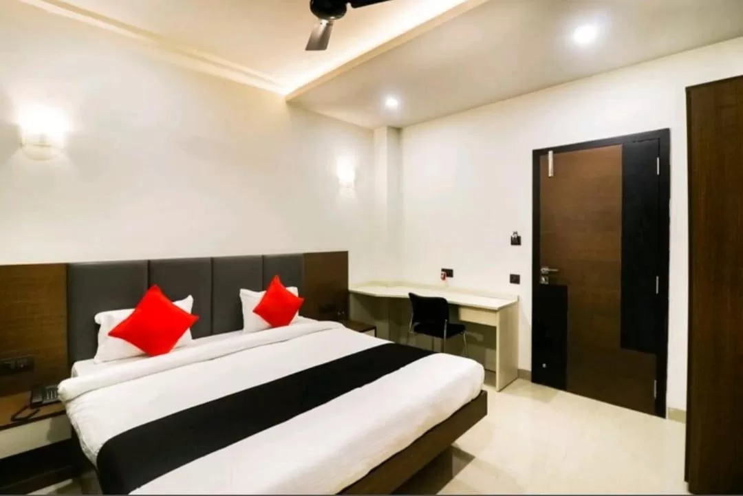 Bedroom in Hotel Nikhil Regency