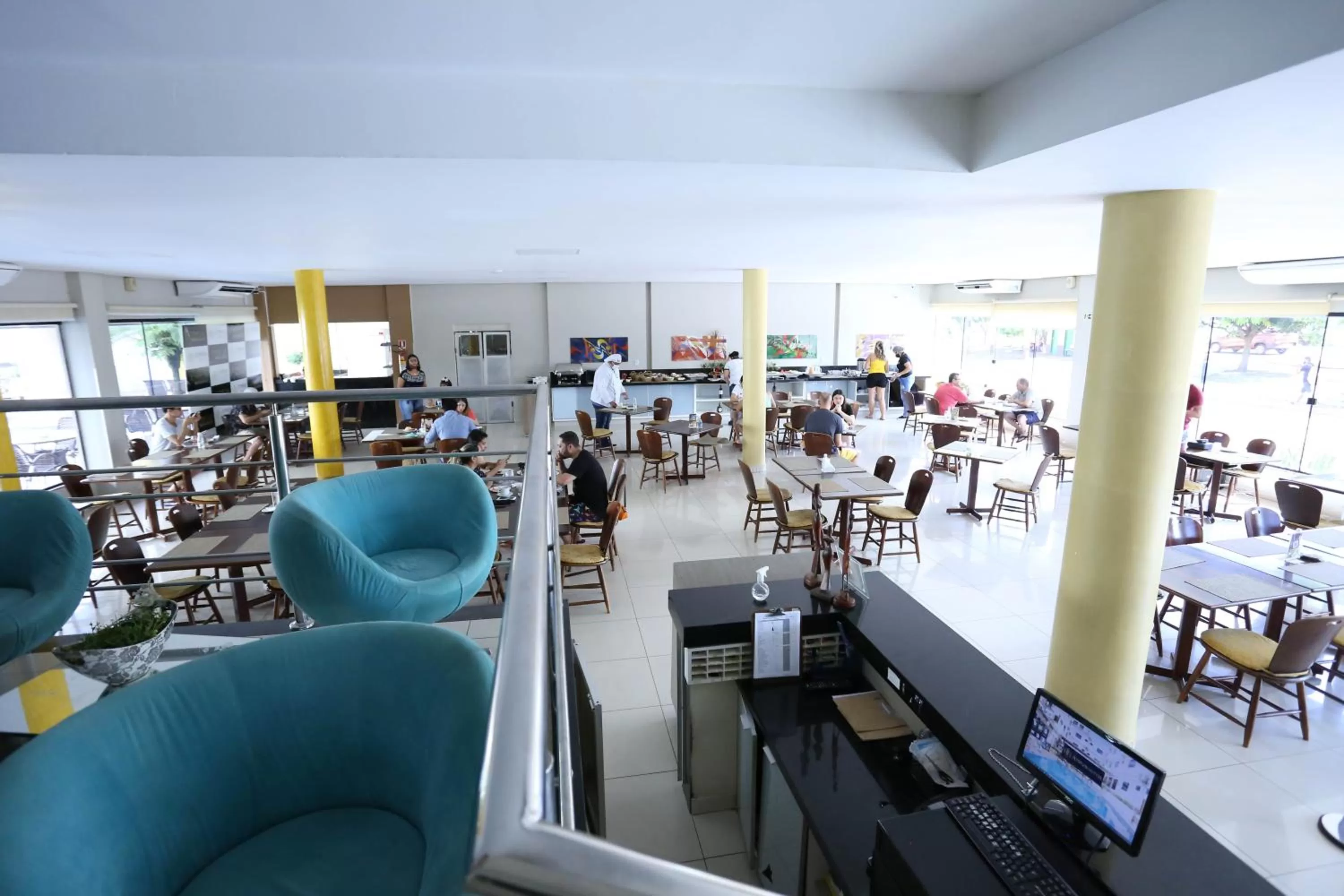 Restaurant/places to eat in Atrium Confort Hotels