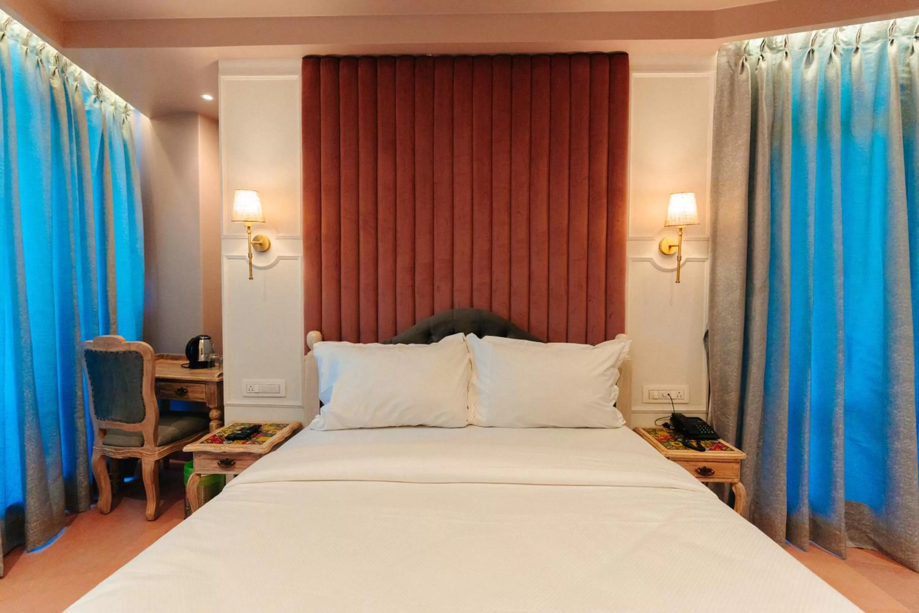 Bed in Arnna Hotel- Goregaon East