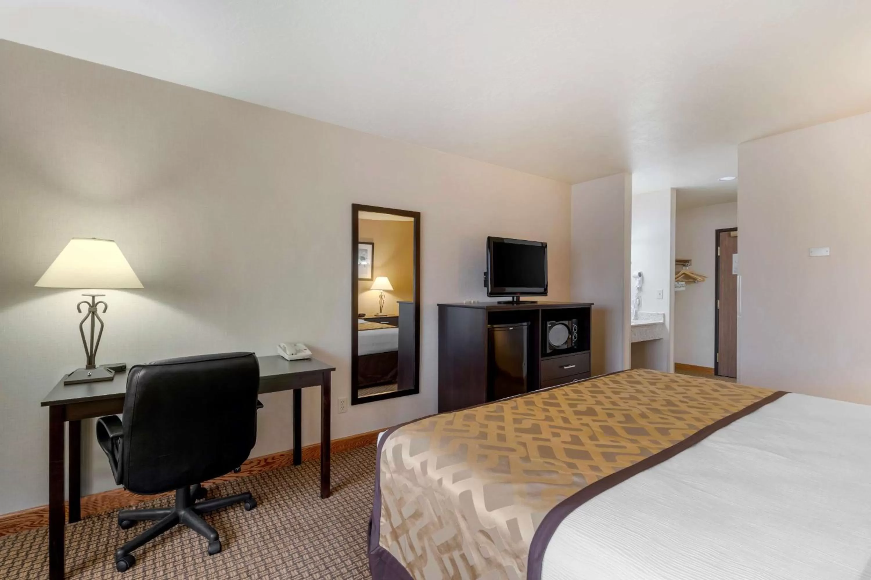 Bedroom, Bed in Best Western Pinedale Inn