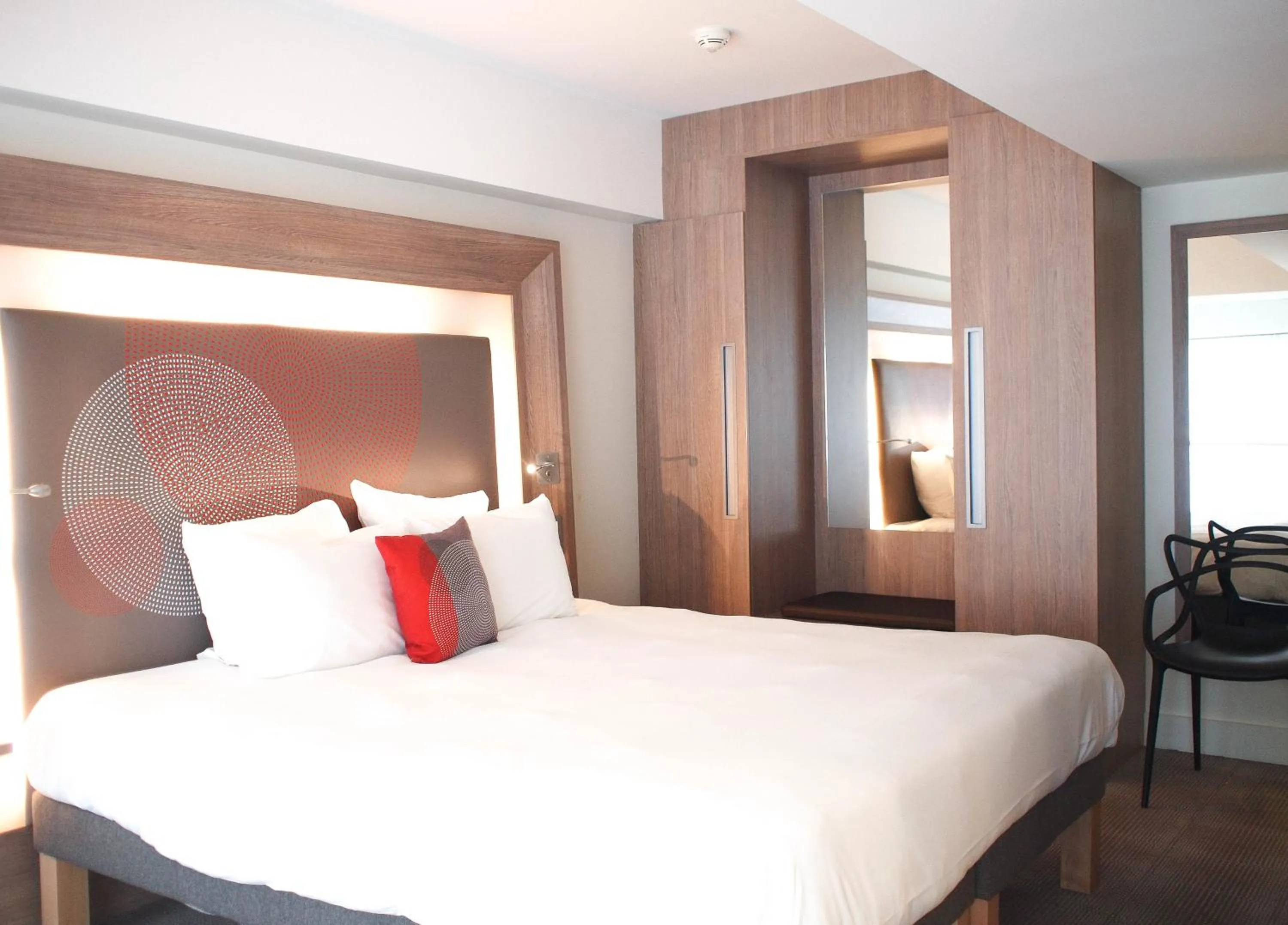 Bedroom, Bed in Novotel SPA Rennes Centre Gare