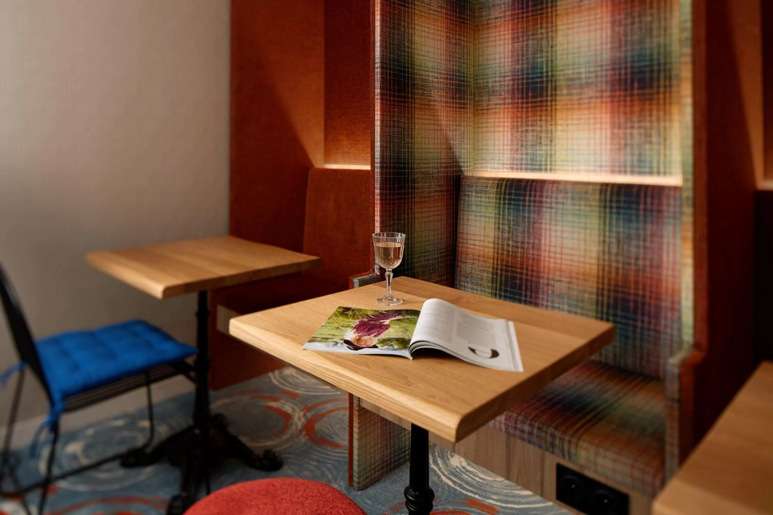 Seating area in Hotel Locomo - Gare de Lyon Bastille