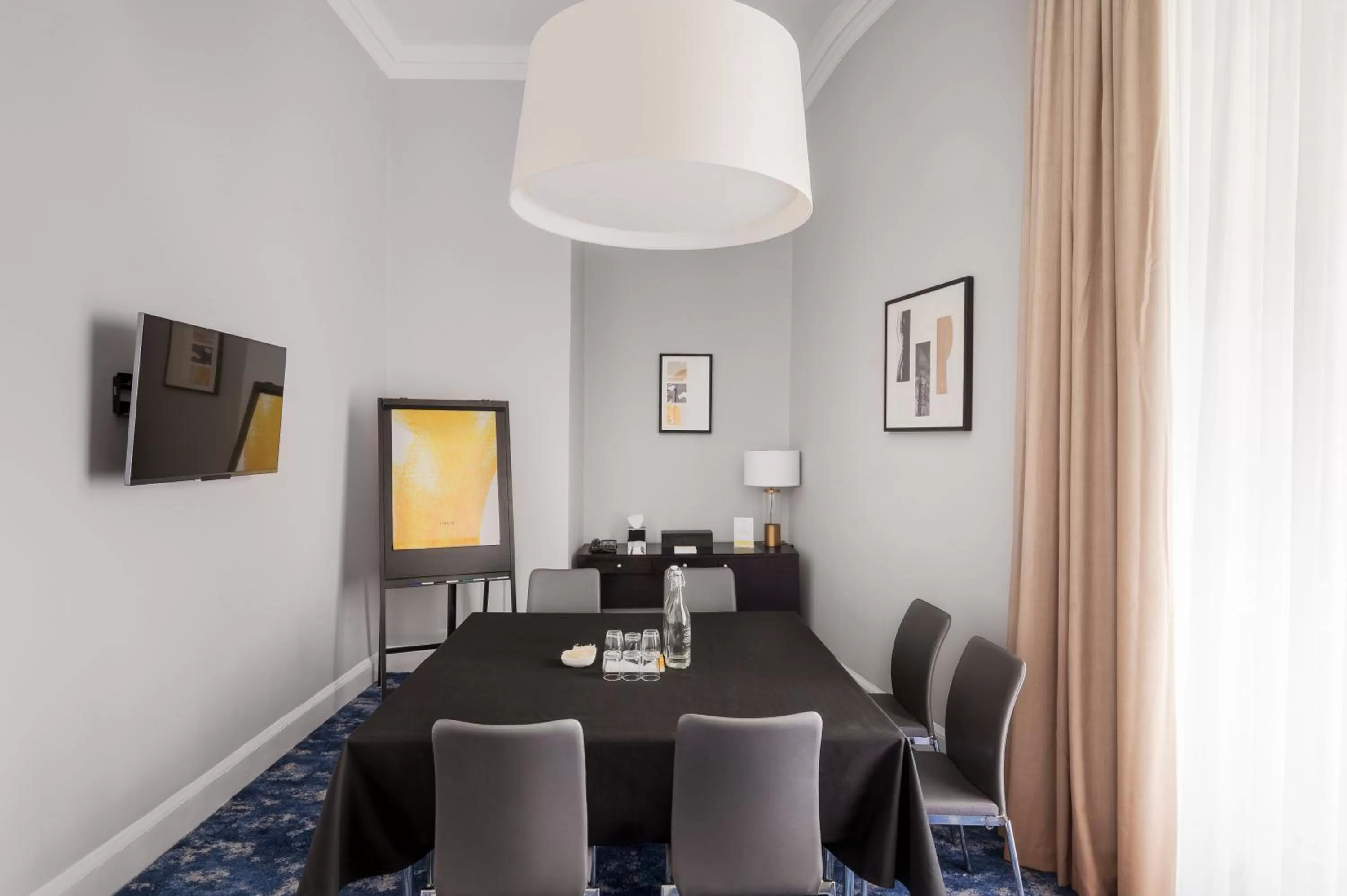 Meeting/conference room in voco Grand Central Glasgow by IHG