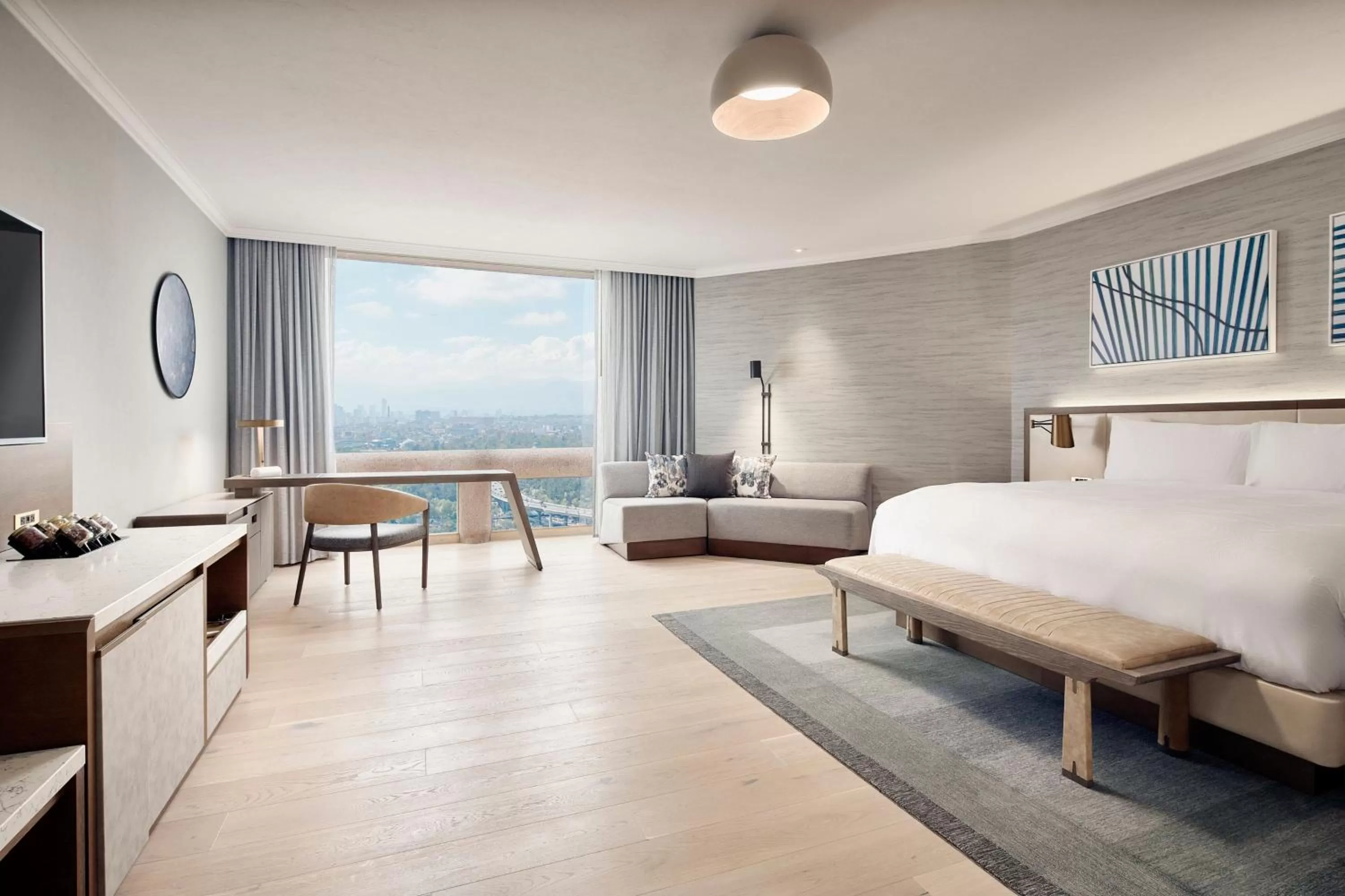 Photo of the whole room, Bed in JW Marriott Hotel Mexico City Polanco