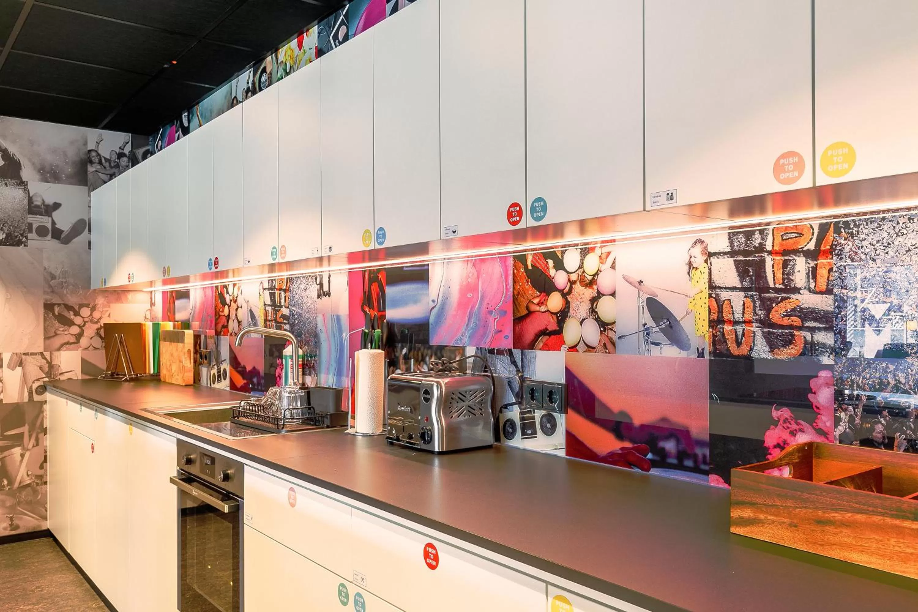 kitchen in MEININGER Hotel Dresden Zentrum