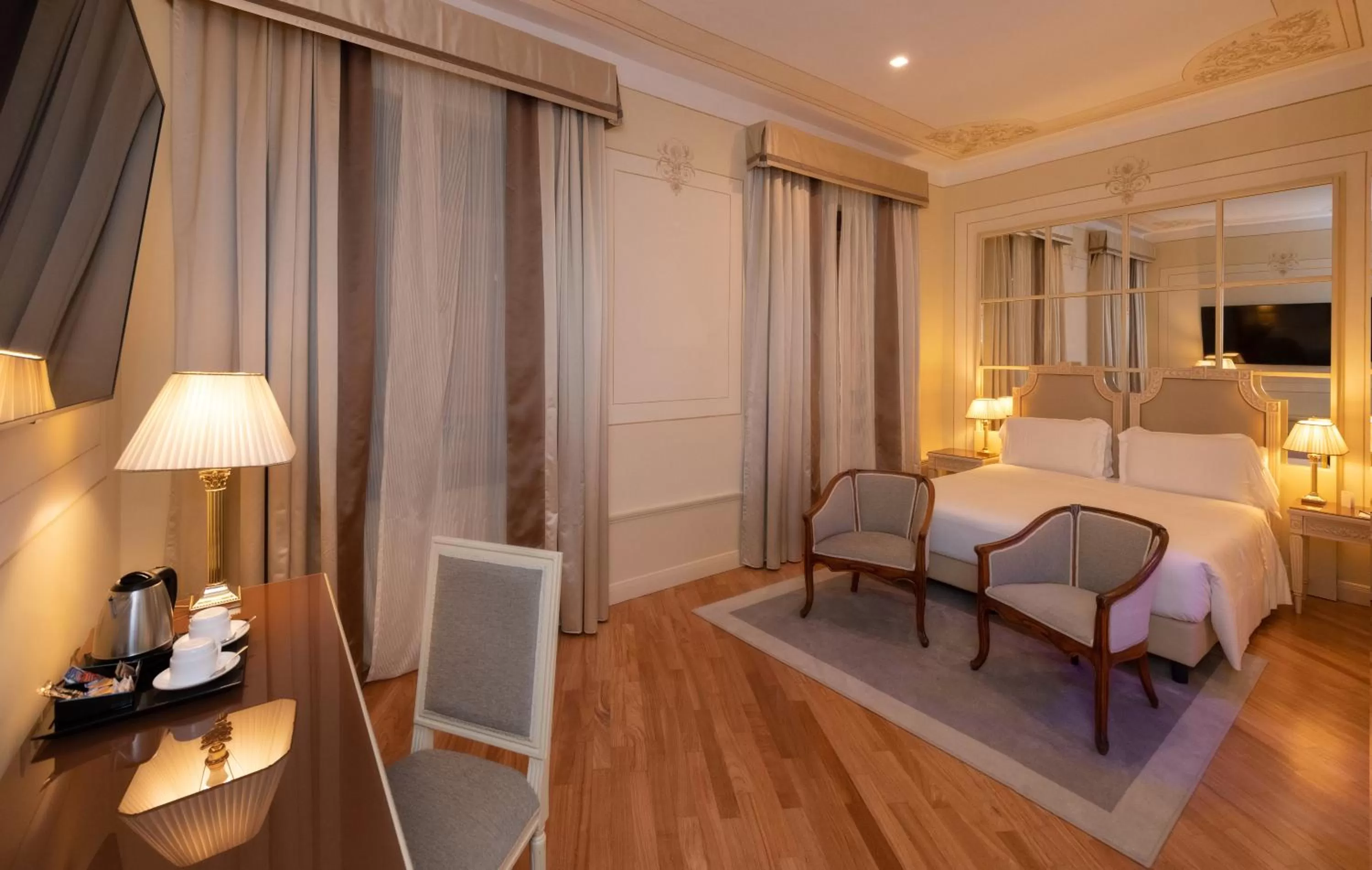 Photo of the whole room, Bed in Radisson Blu GHR Rome