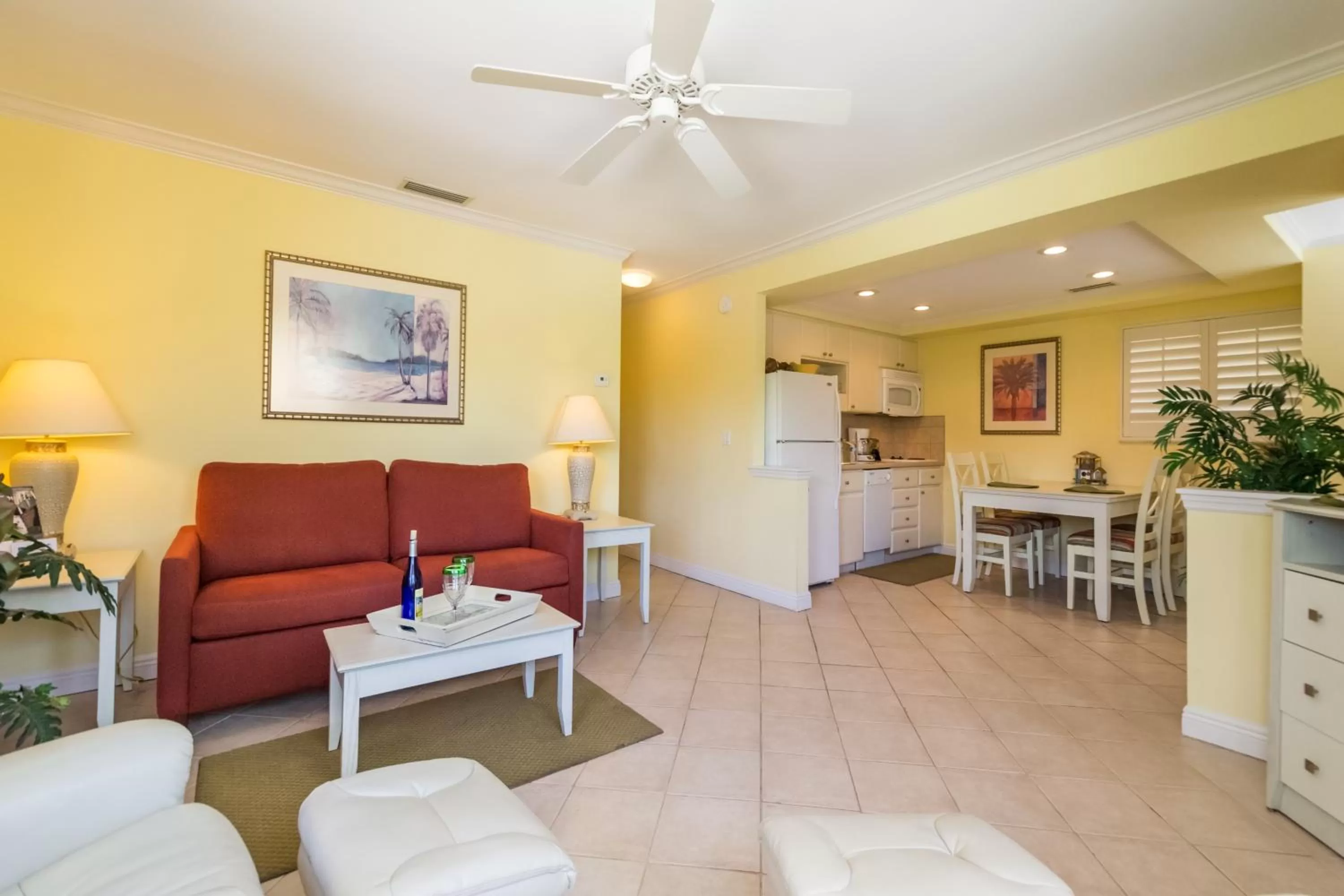 Living room in Inn at the Beach-Venice FLORIDA