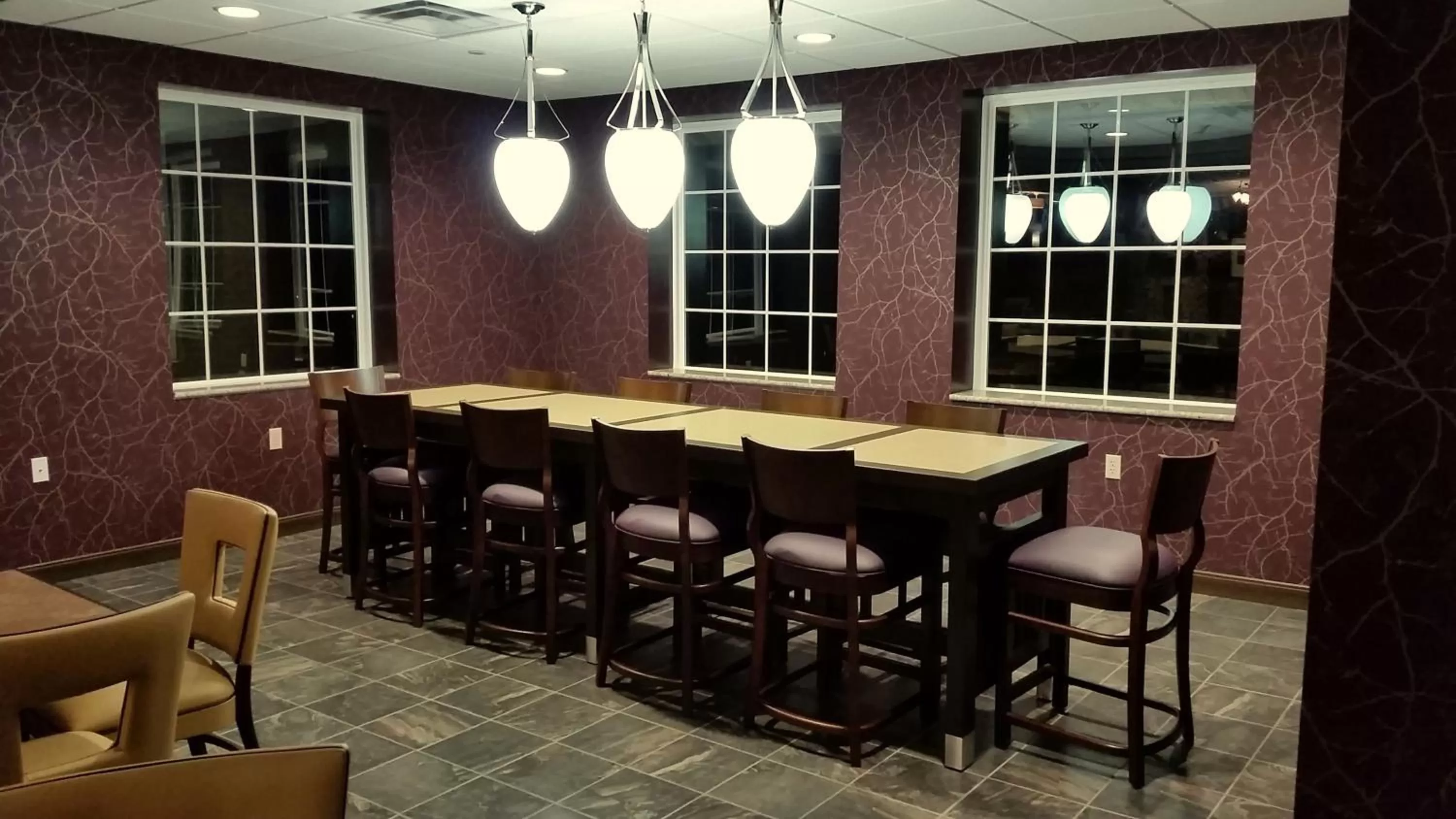 Communal lounge/ TV room in Wingate by Wyndham Elkins