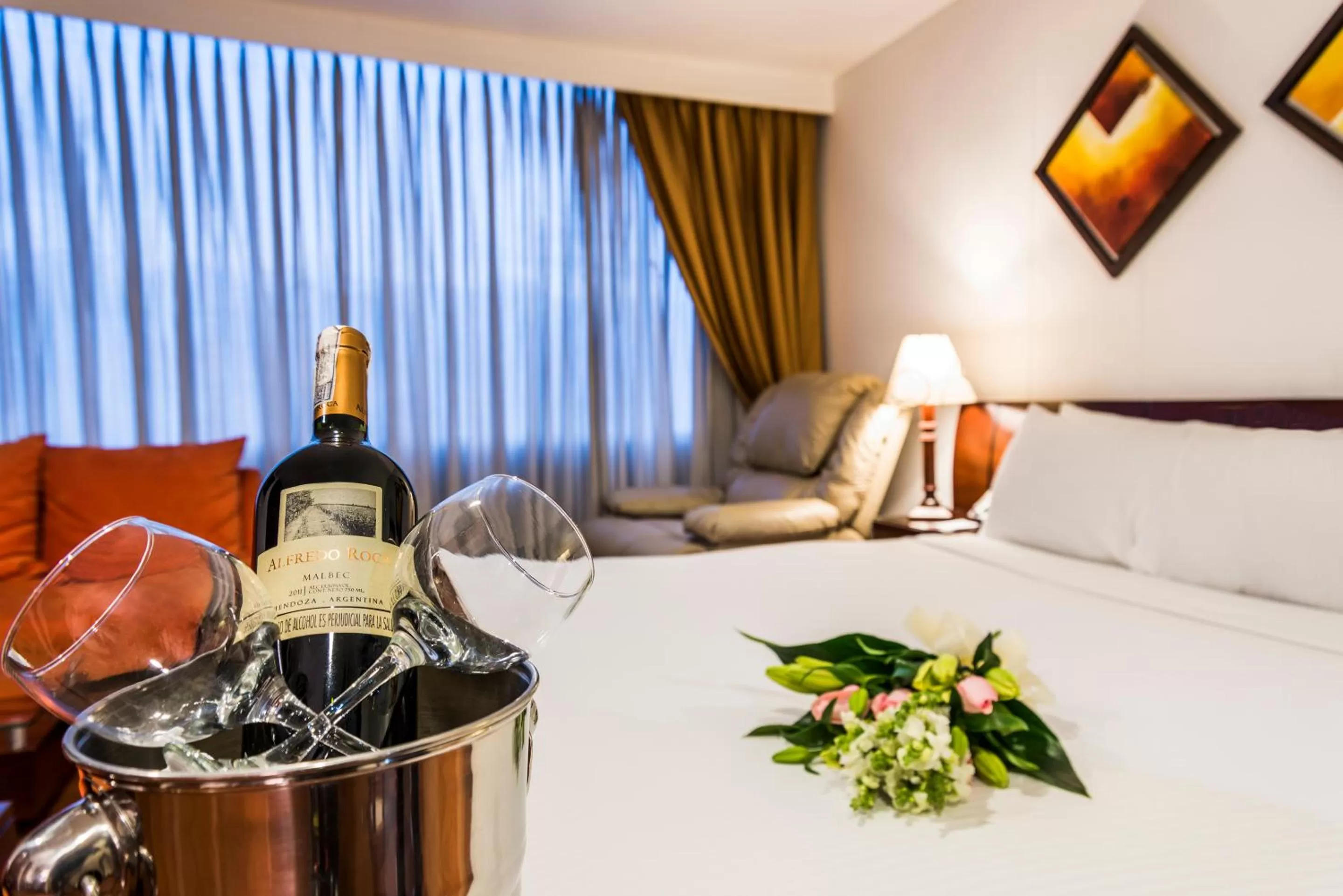 Bed in Hotel Platinum Suite