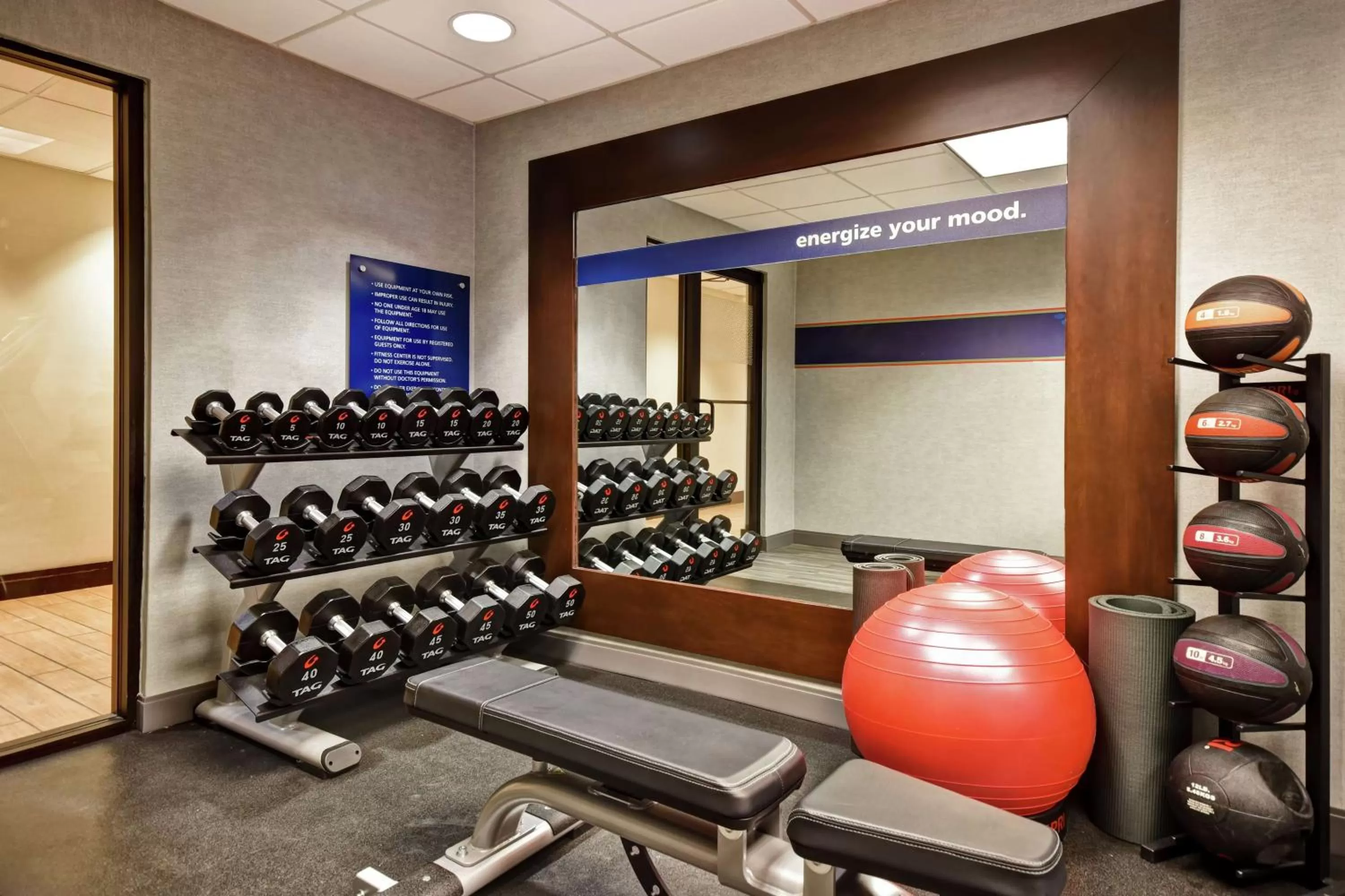 Fitness centre/facilities in Hampton Inn Atlanta-Mall Of Georgia