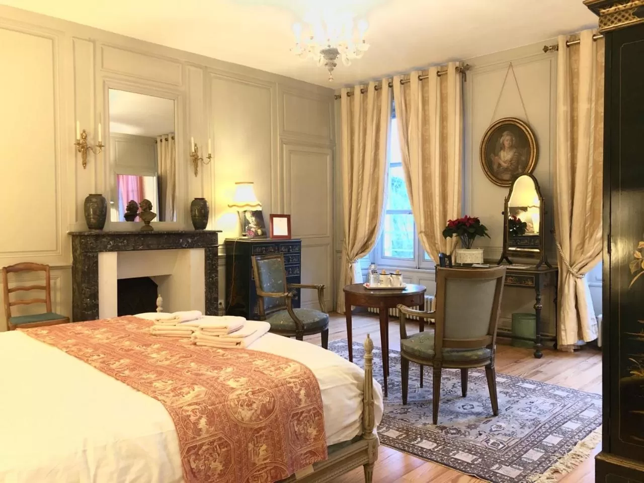 Photo of the whole room, Bed in Castel Saint-Léonard