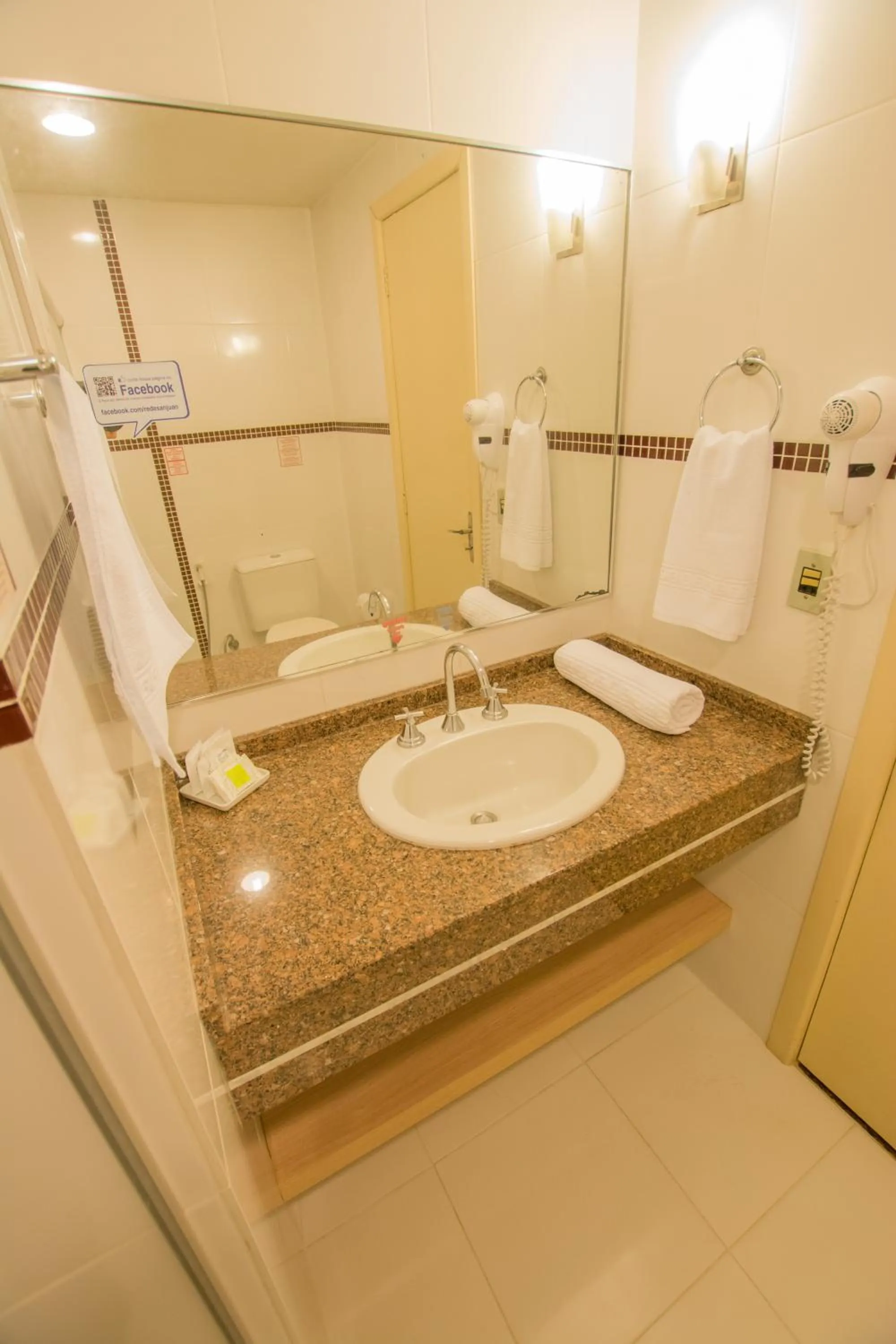 Bathroom in SJ Tour - San Juan Foz do Iguaçu