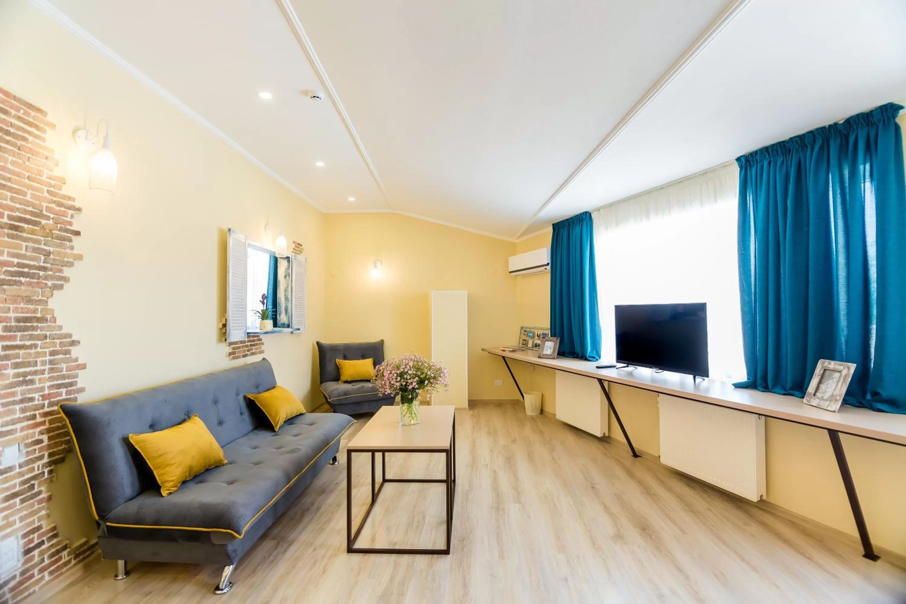 TV and multimedia in Gvino Minda