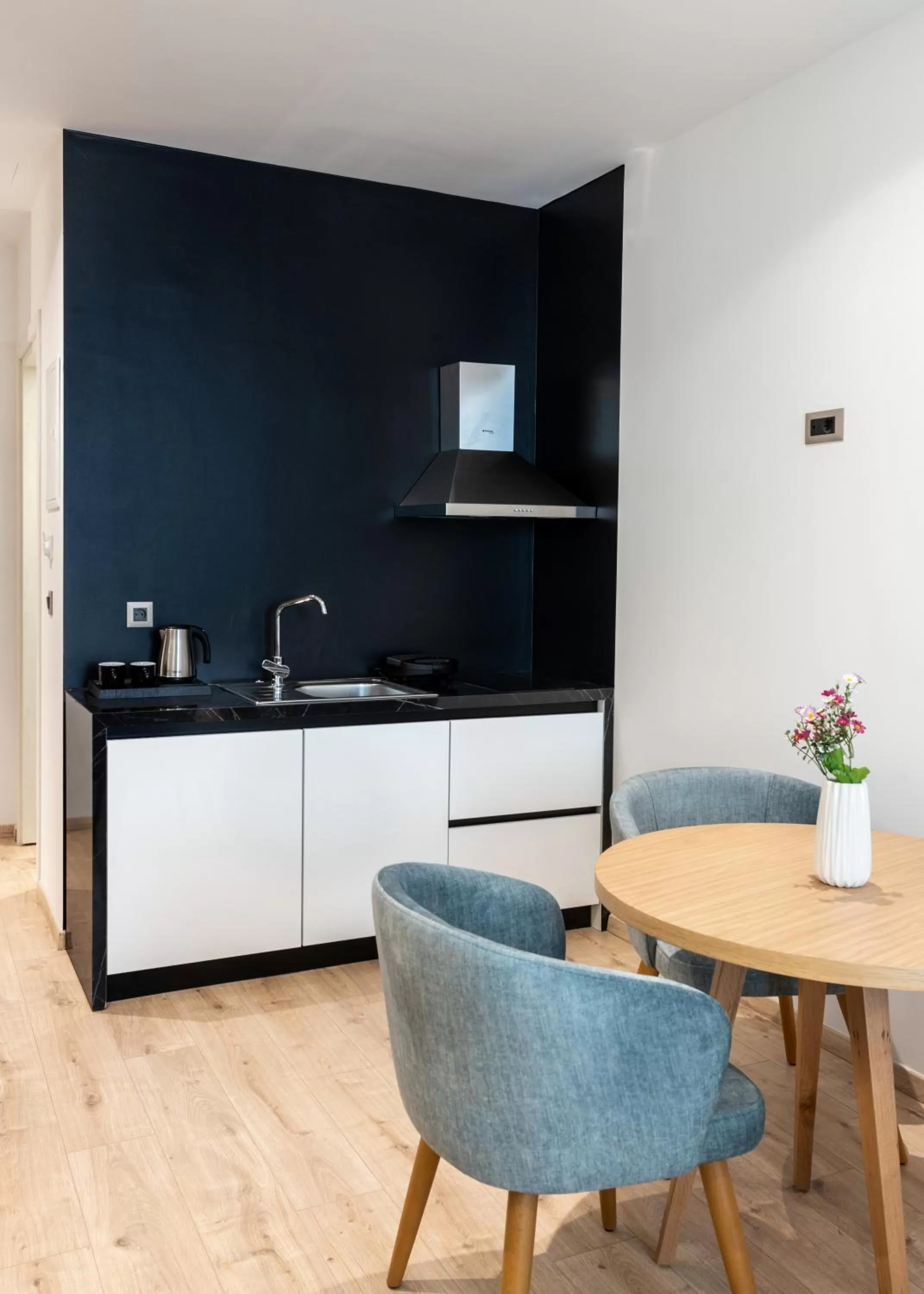 Coffee/tea facilities in DAYS City Suites Athens