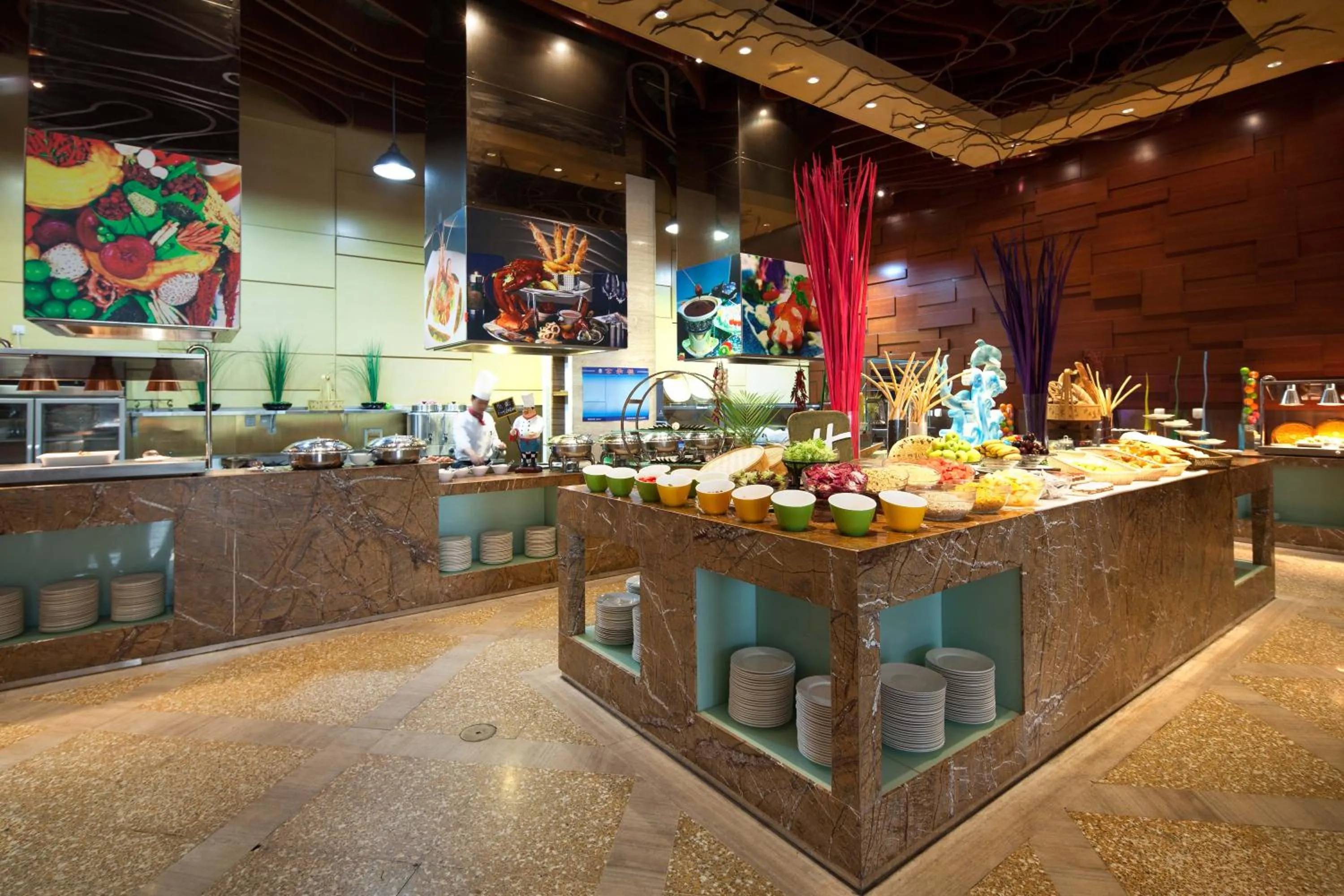 Restaurant/places to eat in Holiday Inn Beijing Shijingshan Parkview by IHG