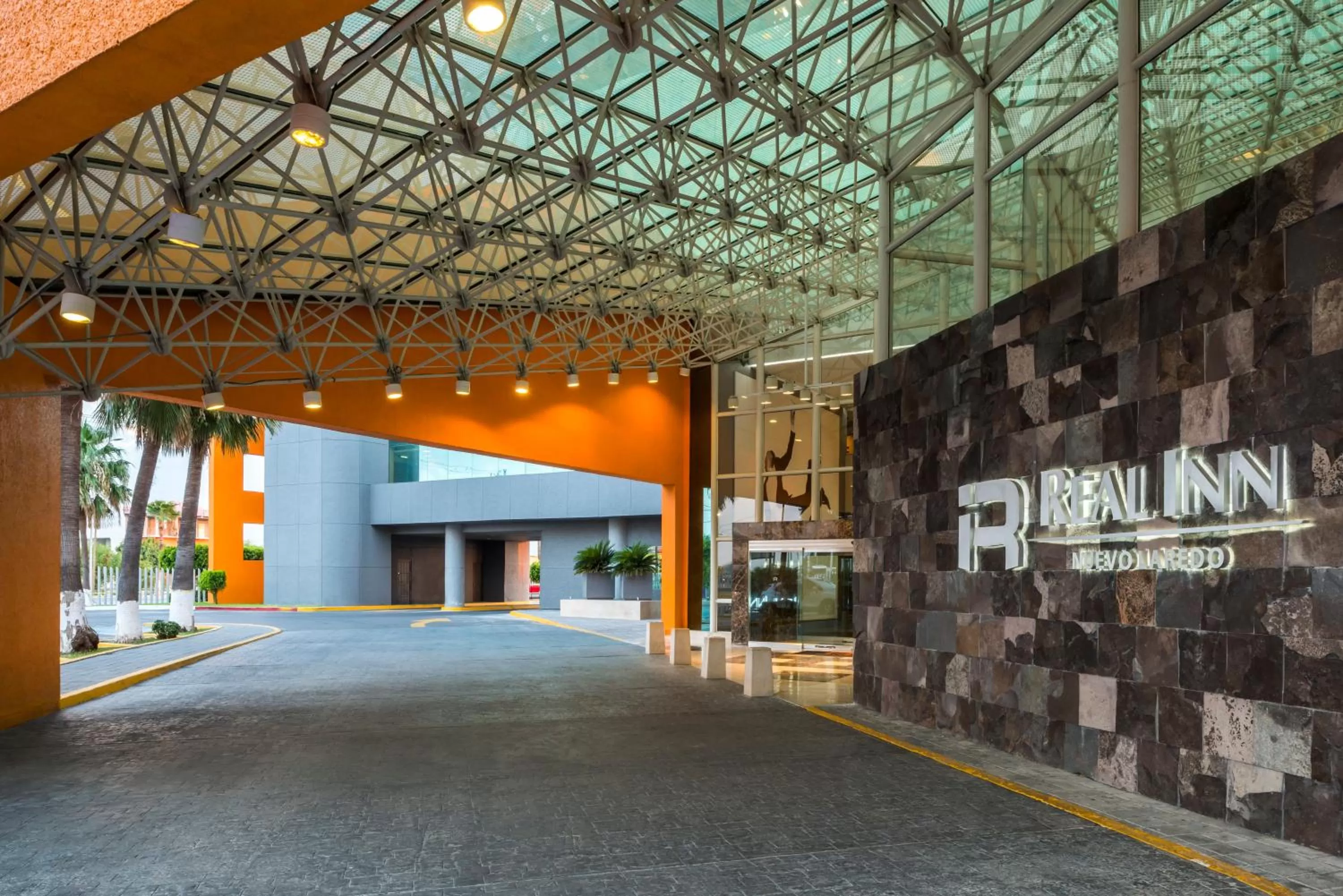 Property building in Real Inn Nuevo Laredo