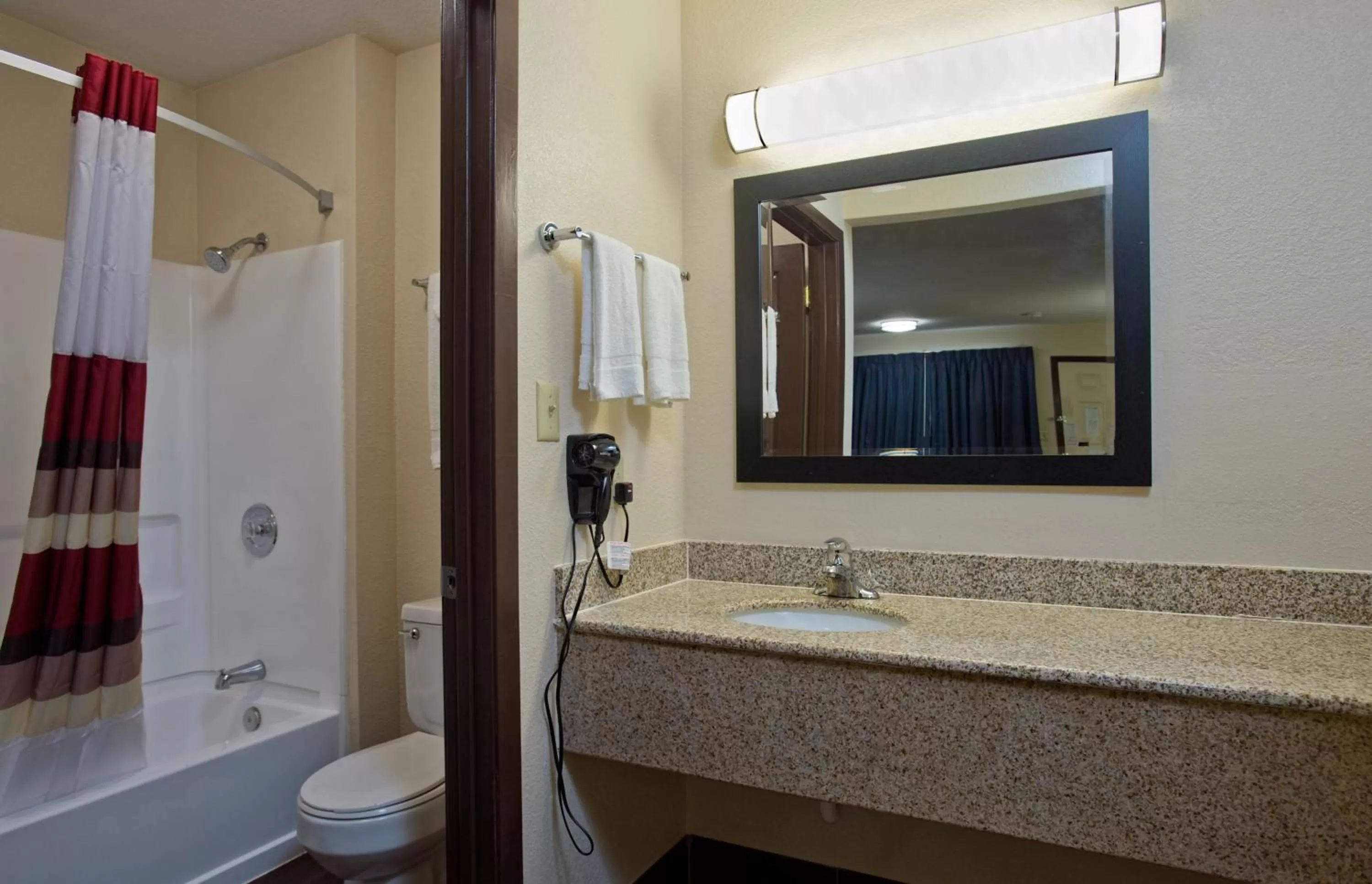 Bathroom in Red Roof Inn Corpus Christi South