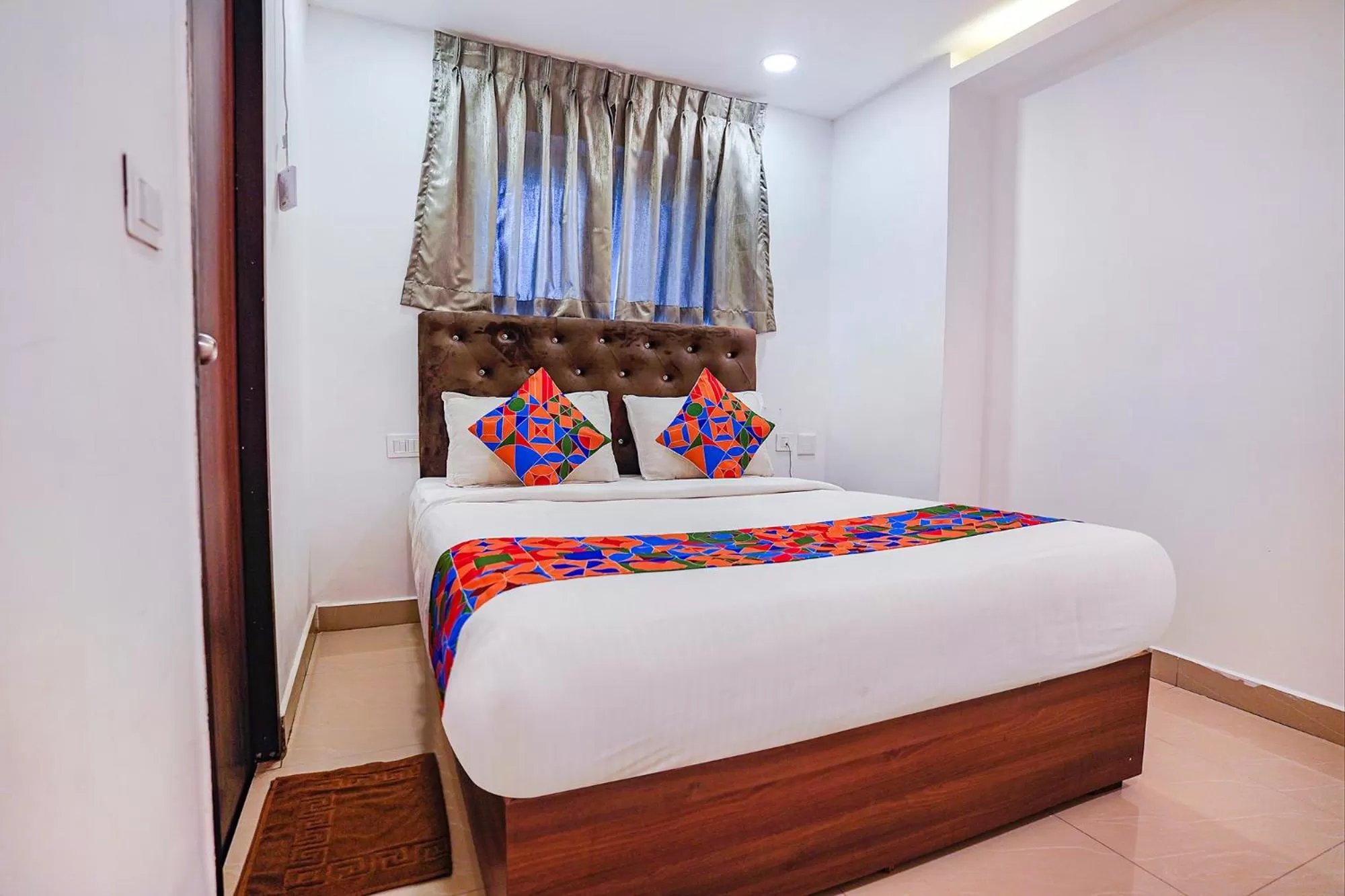 Bed in FabHotel Earth