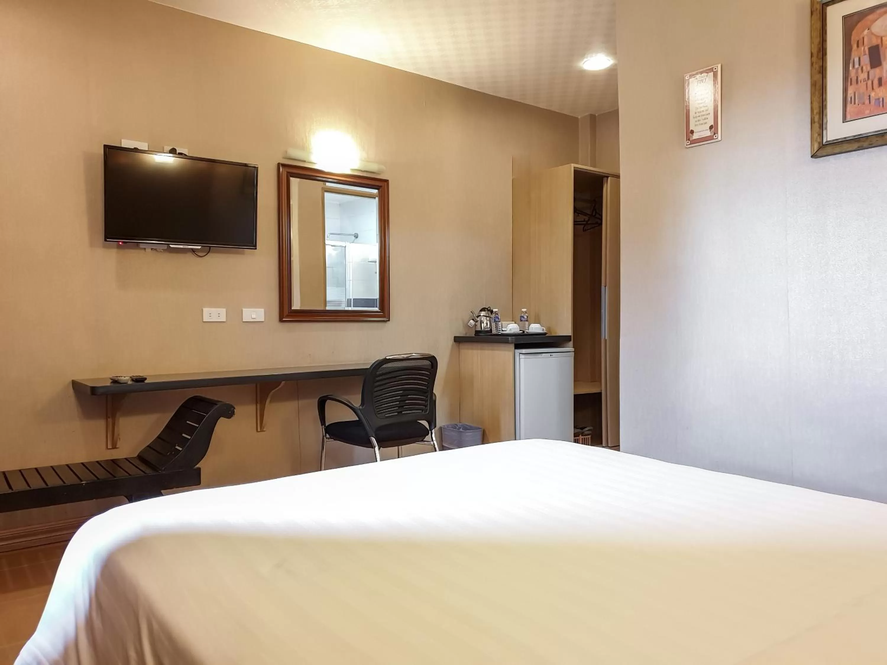 Bed in Hanan Hotel Tagaytay - Formerly Tagaytay Wingate Manor