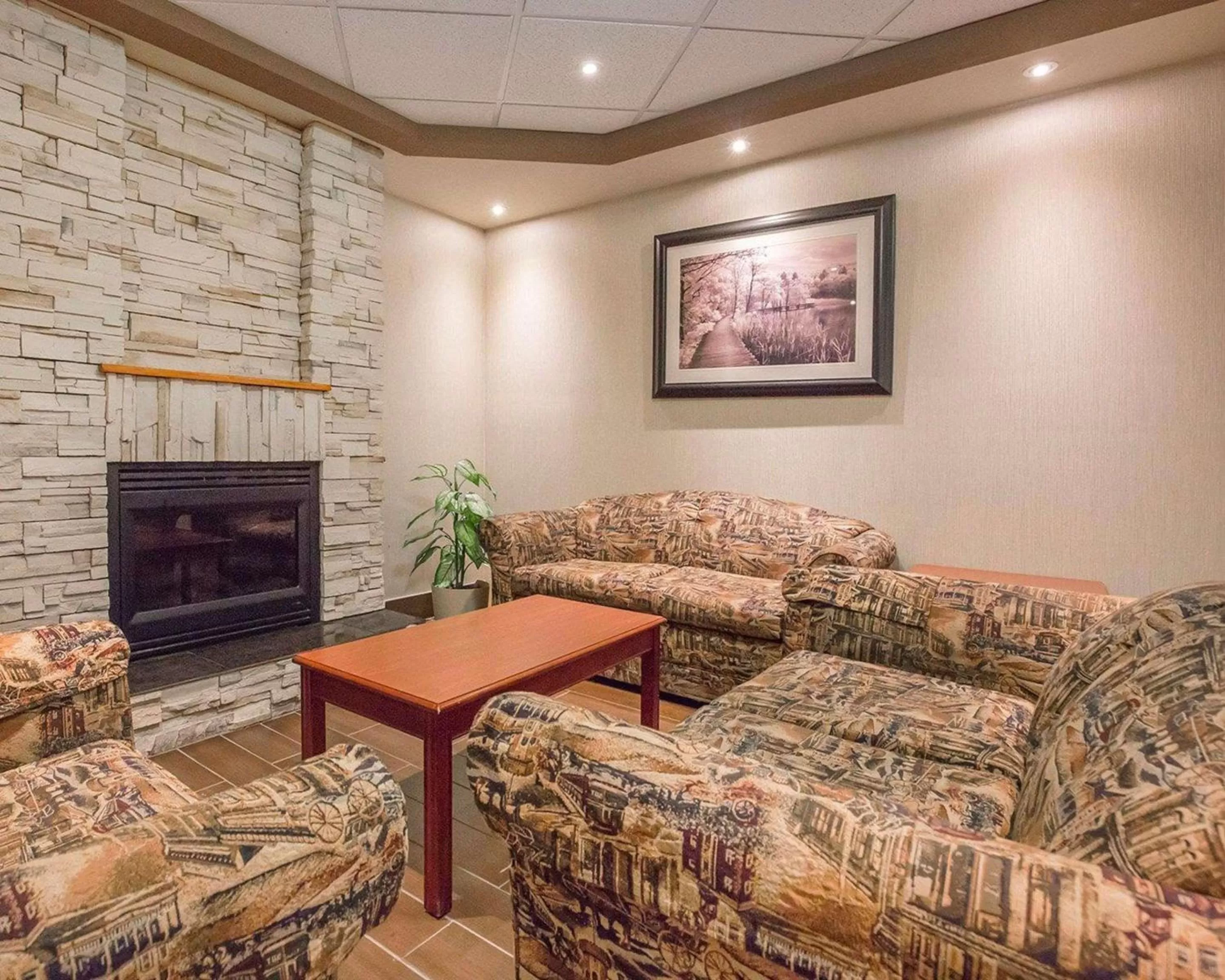 Lobby or reception in Comfort Inn & Suites University