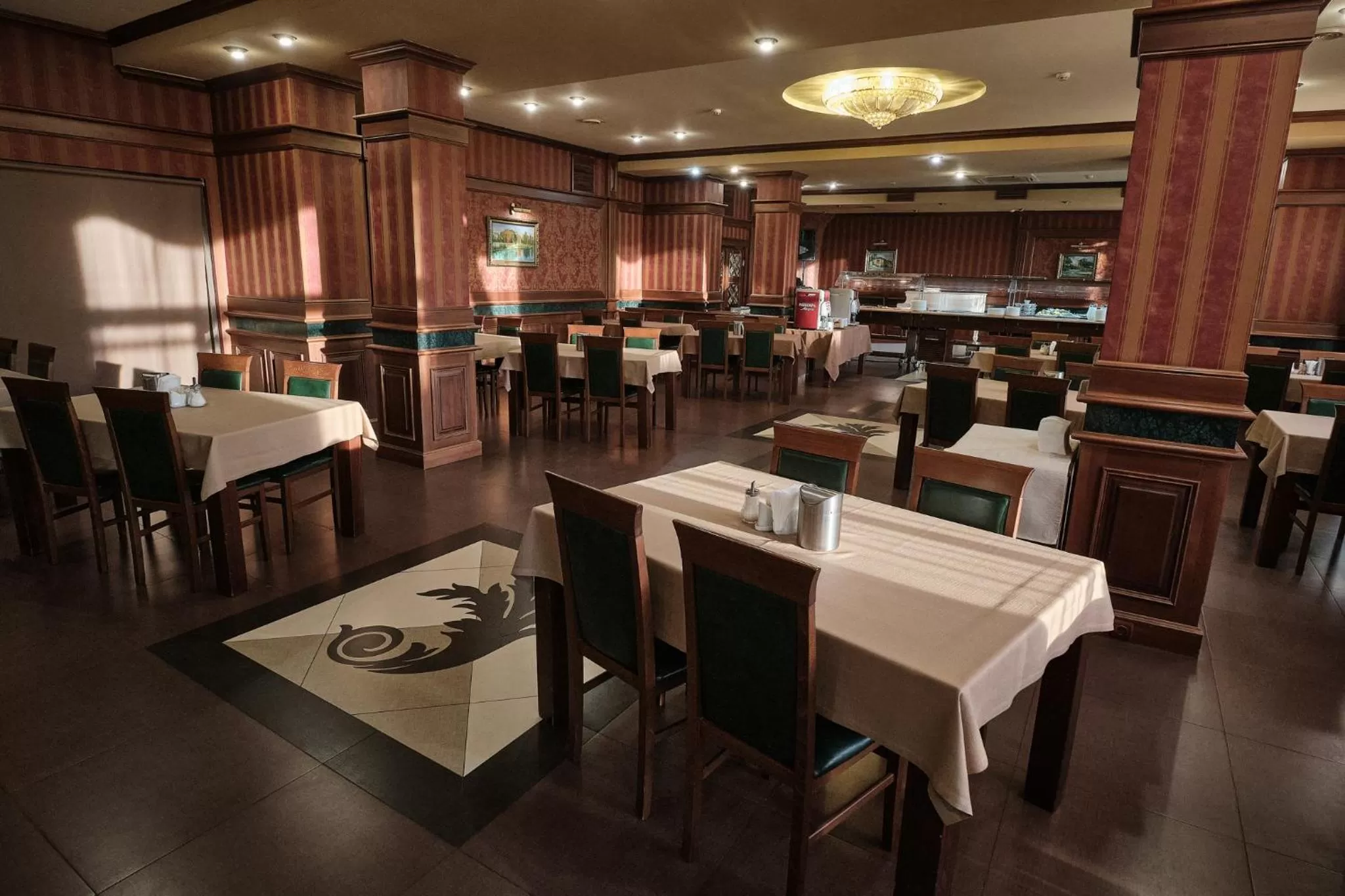 Restaurant/places to eat in Hotel Uzhgorod