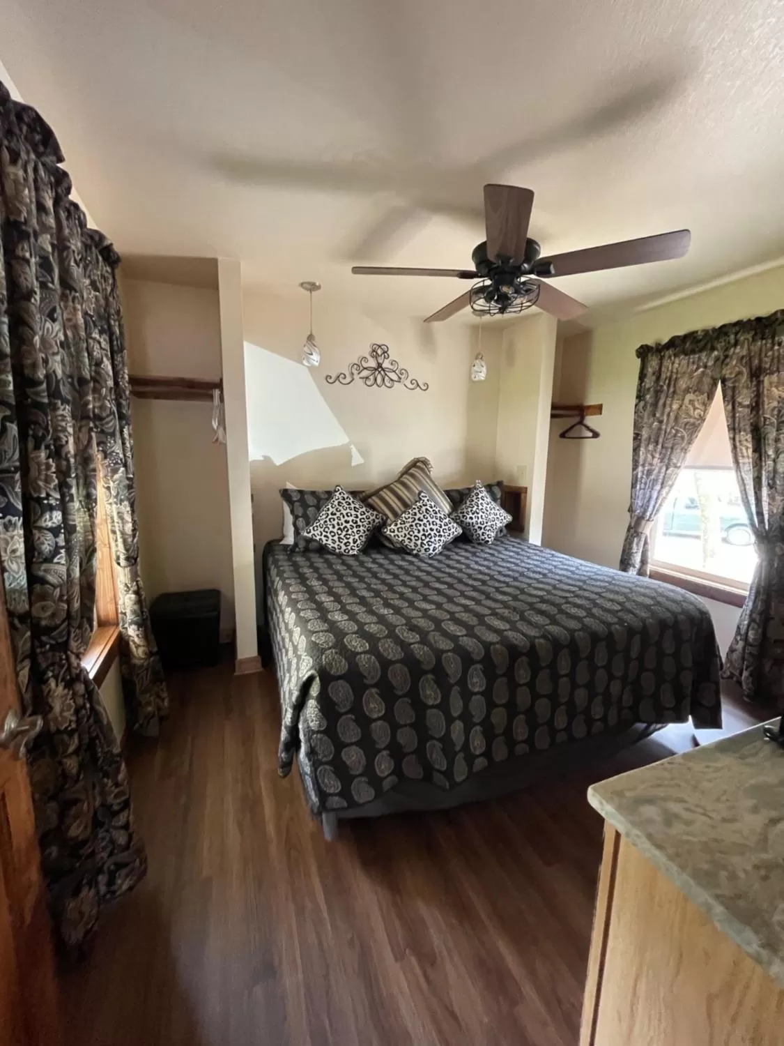 Bed in All Seasons Treehouse Village