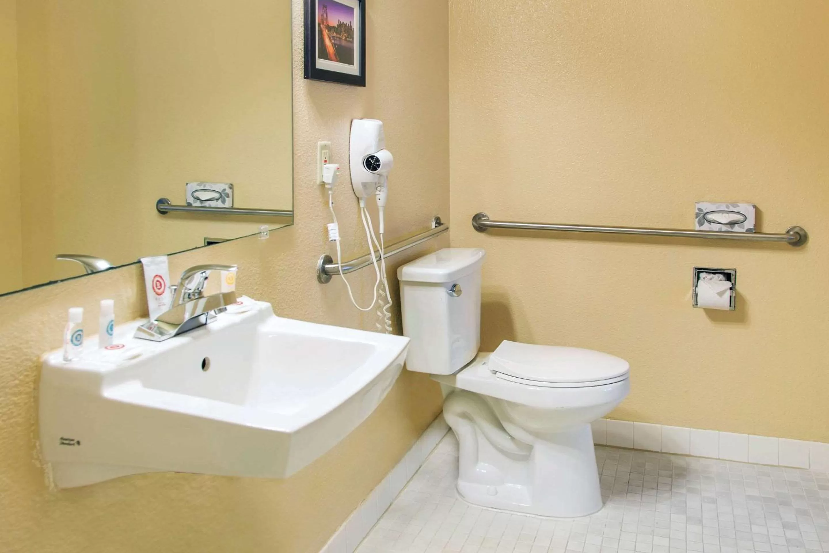 Bathroom in Comfort Inn & Suites San Francisco Airport North