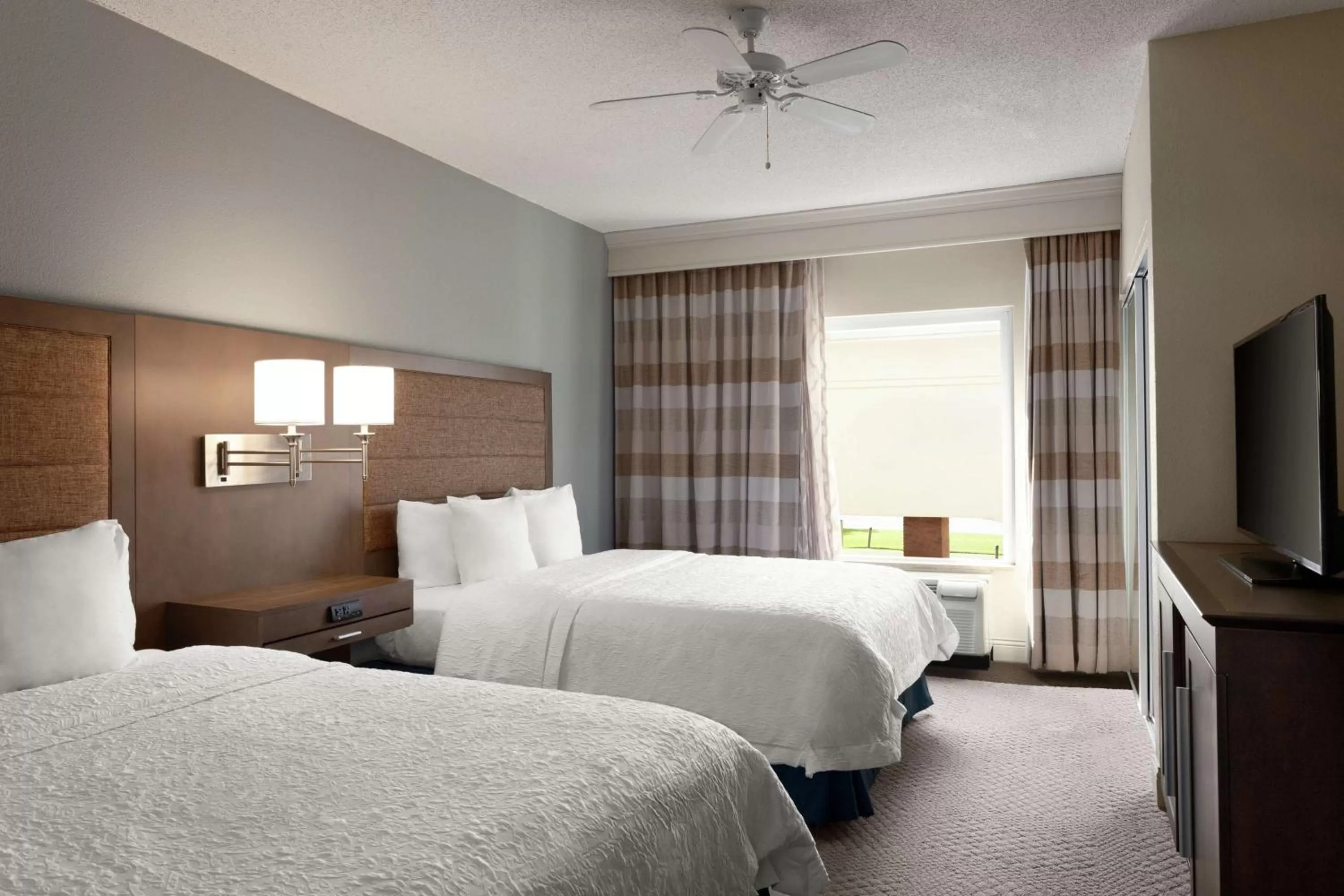 Bed in Hampton Inn & Suites Montgomery-EastChase
