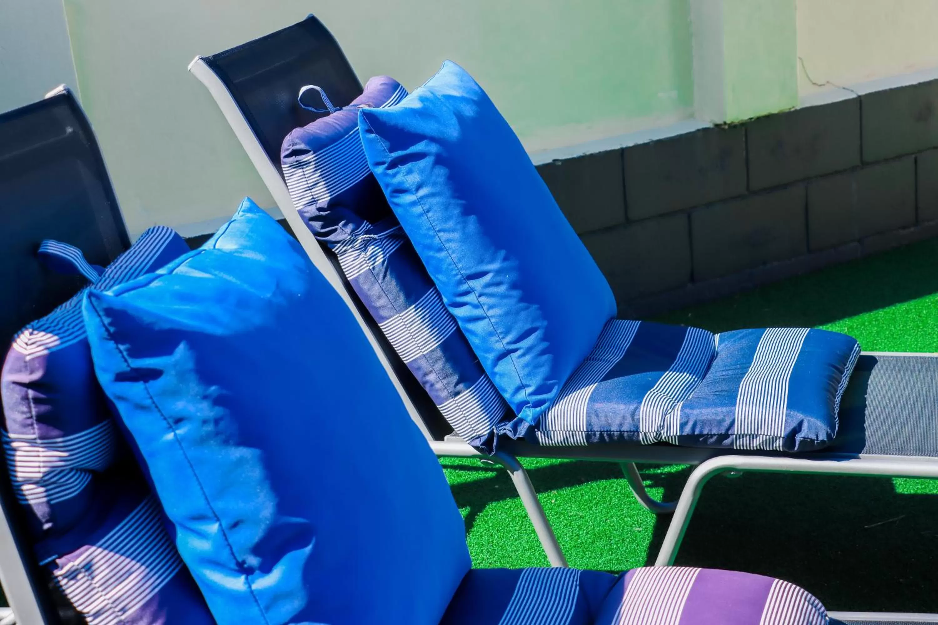 Kennedy Drive Boutique Motel - Close To City Centre & Airport