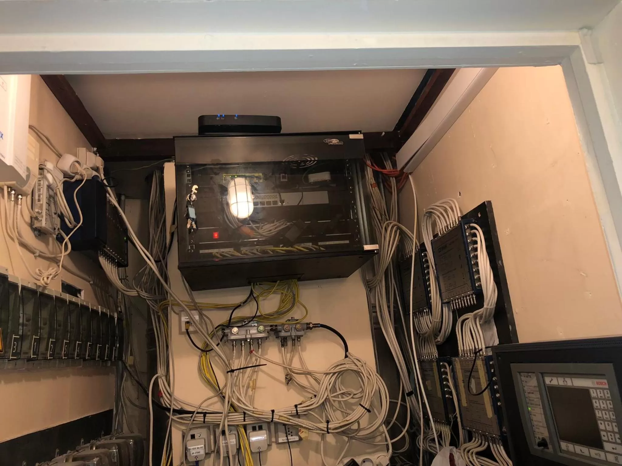 TV and multimedia in Residence la Fraisiere