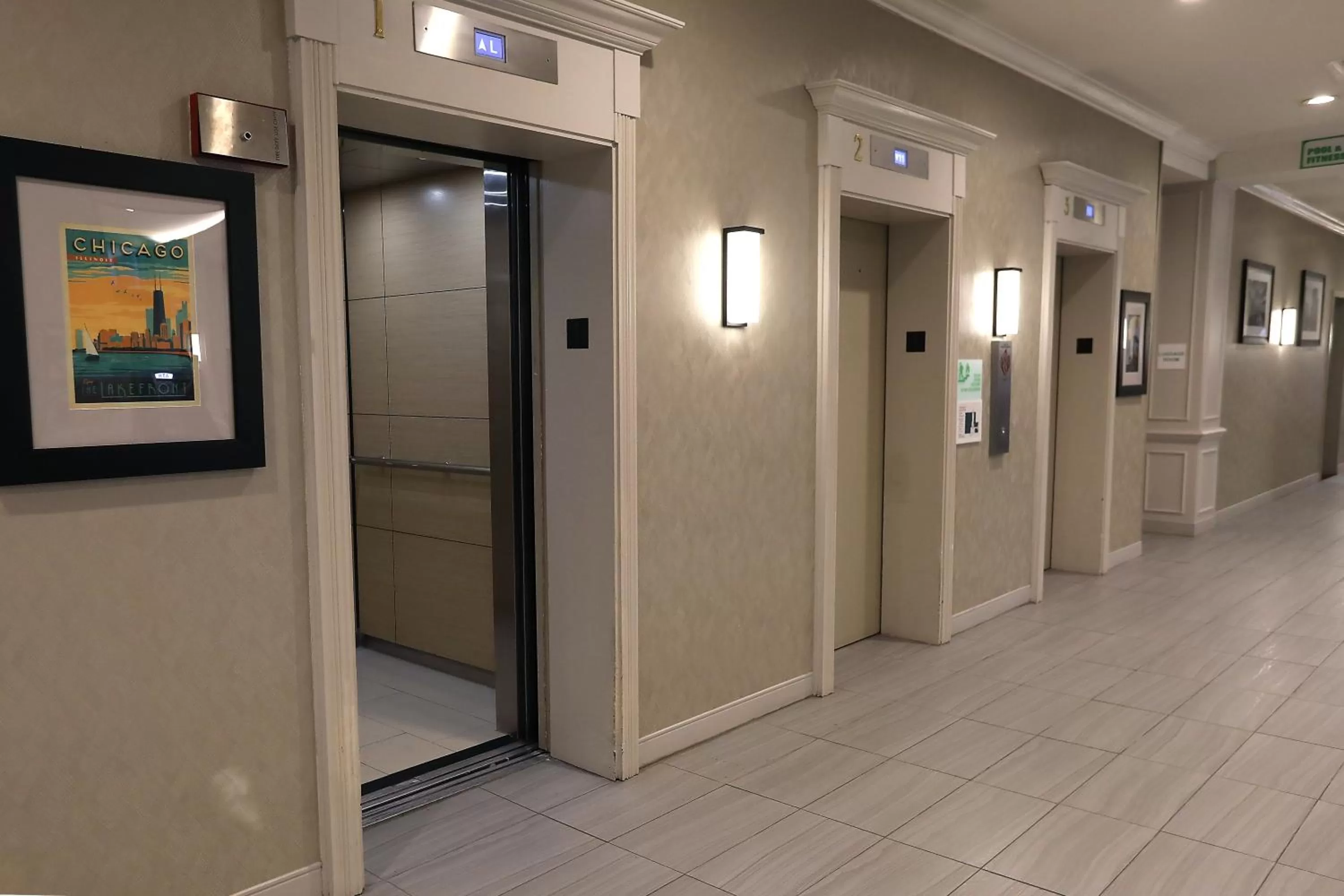 Lobby or reception in Holiday Inn O'Hare Area by IHG