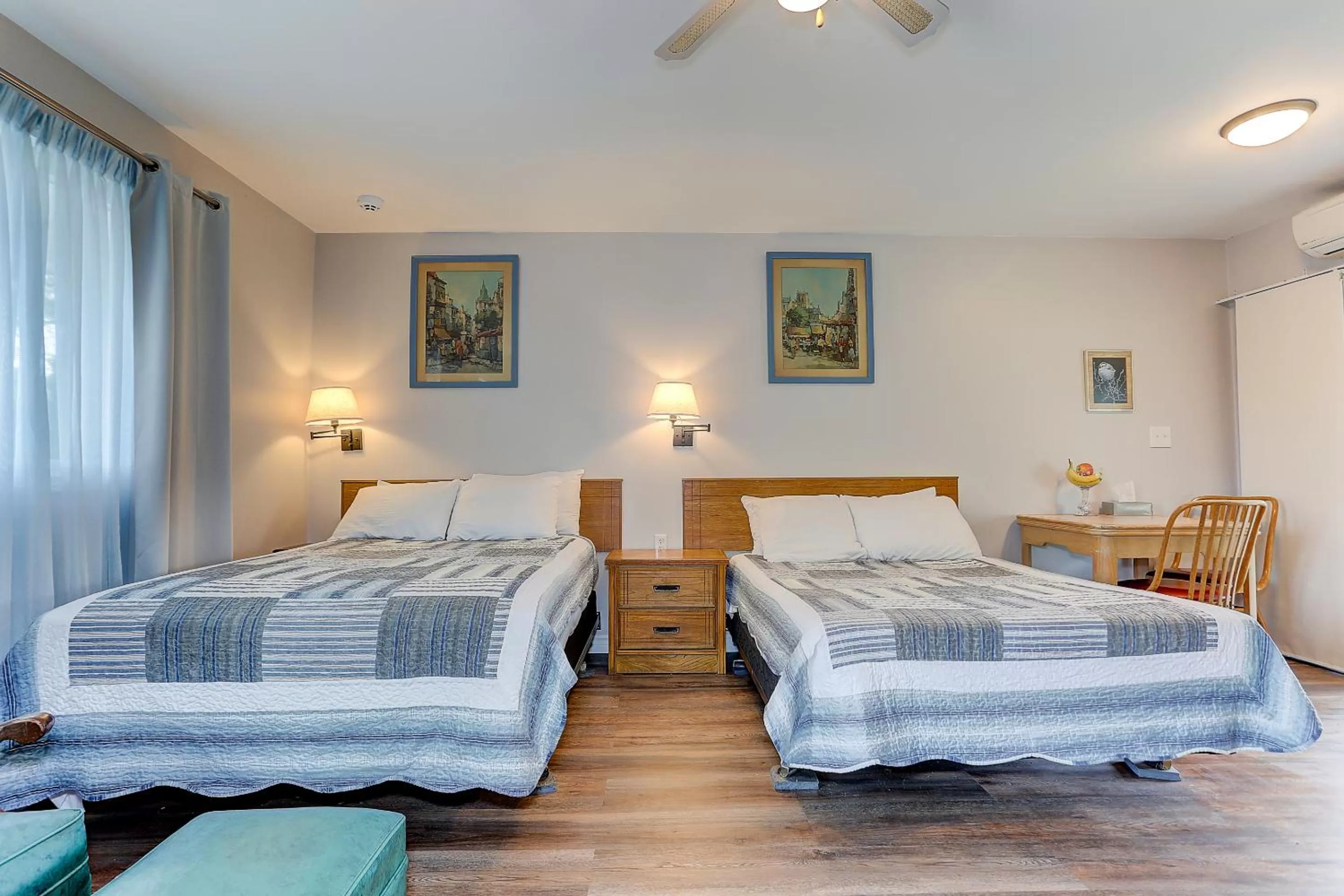 Comfort Quadruple Room in Stone Fountain Motel