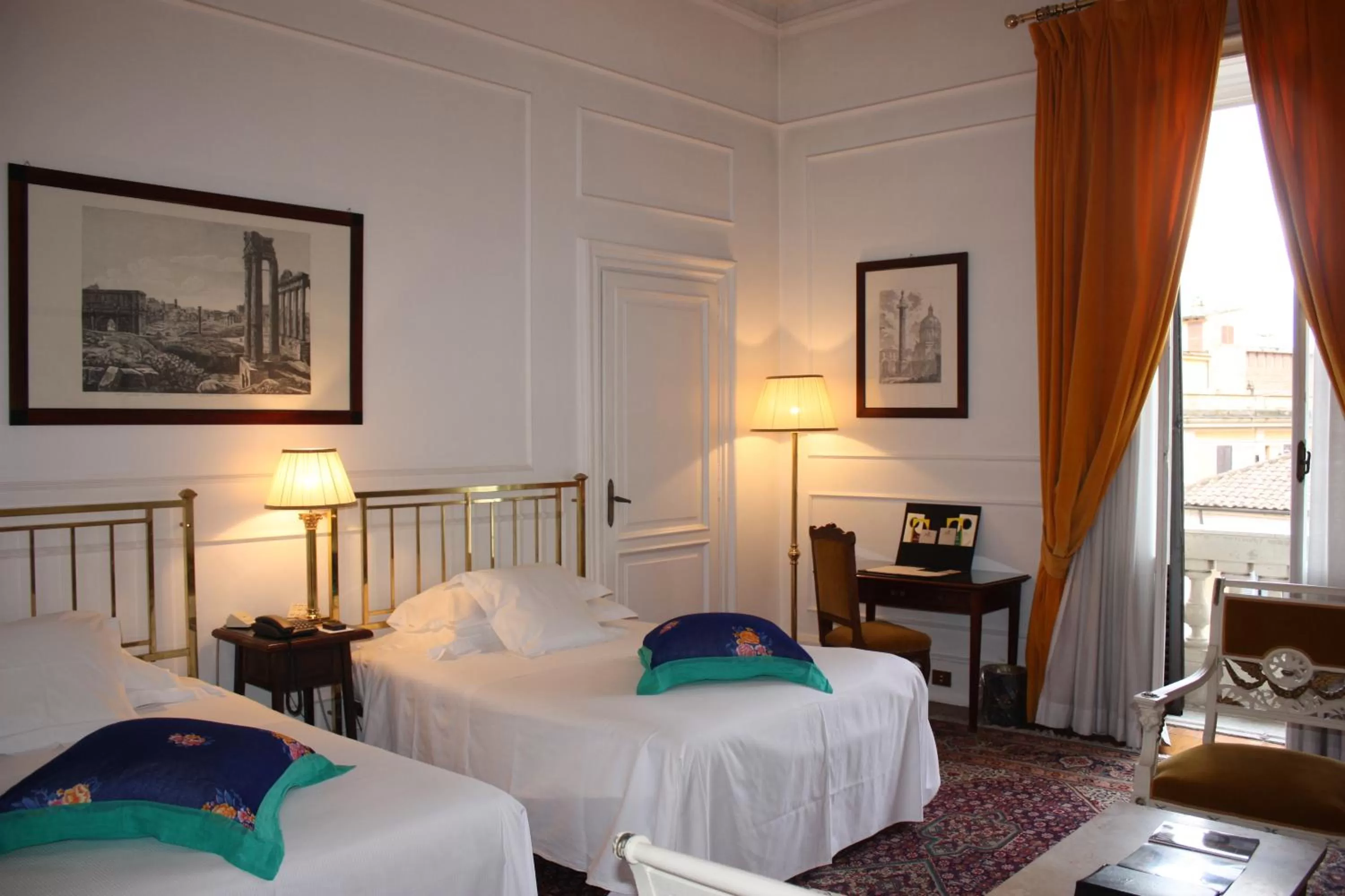 Bedroom, Bed in Grand Hotel Plaza