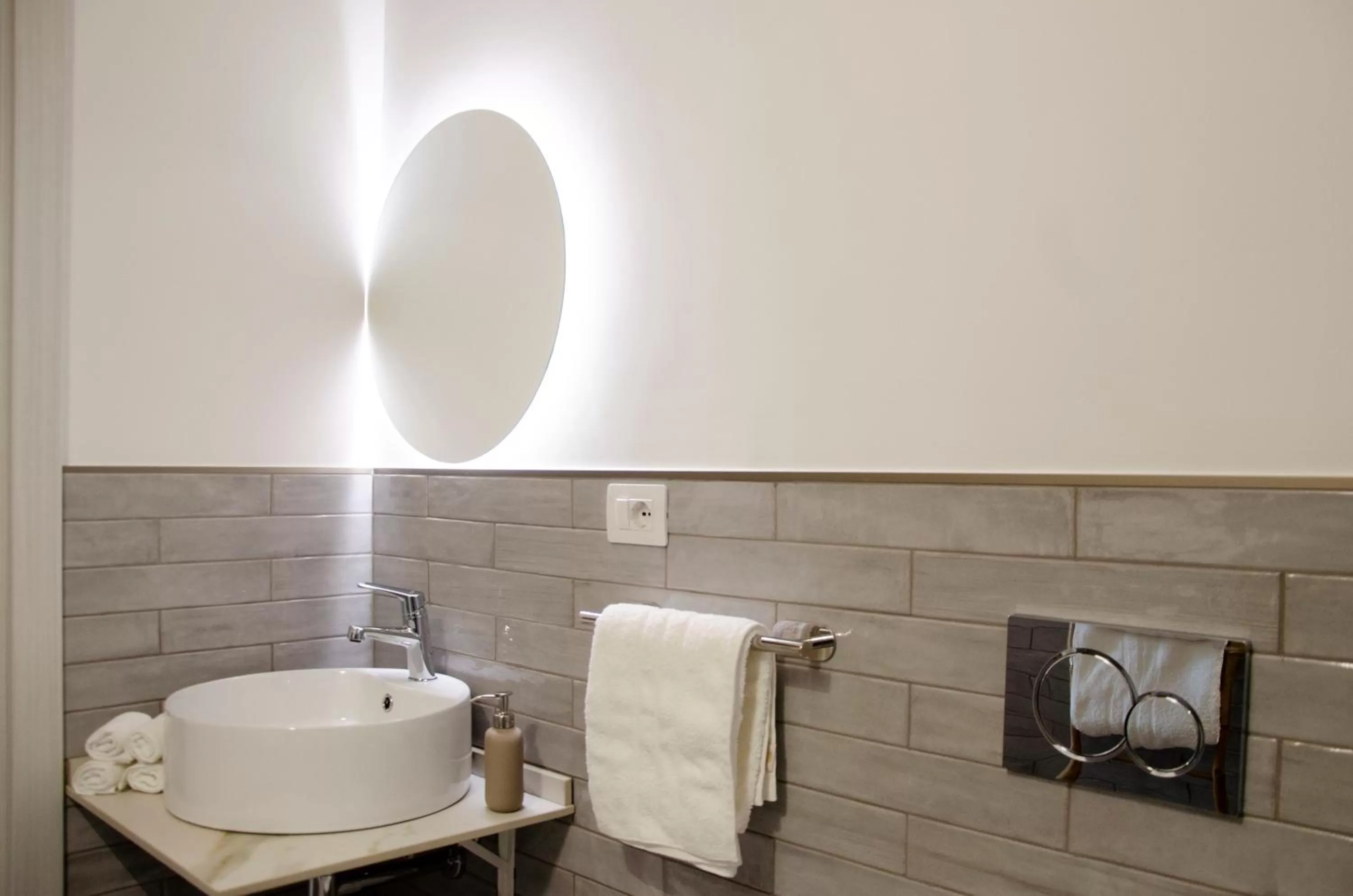 Bathroom in Donna Elena Rooms