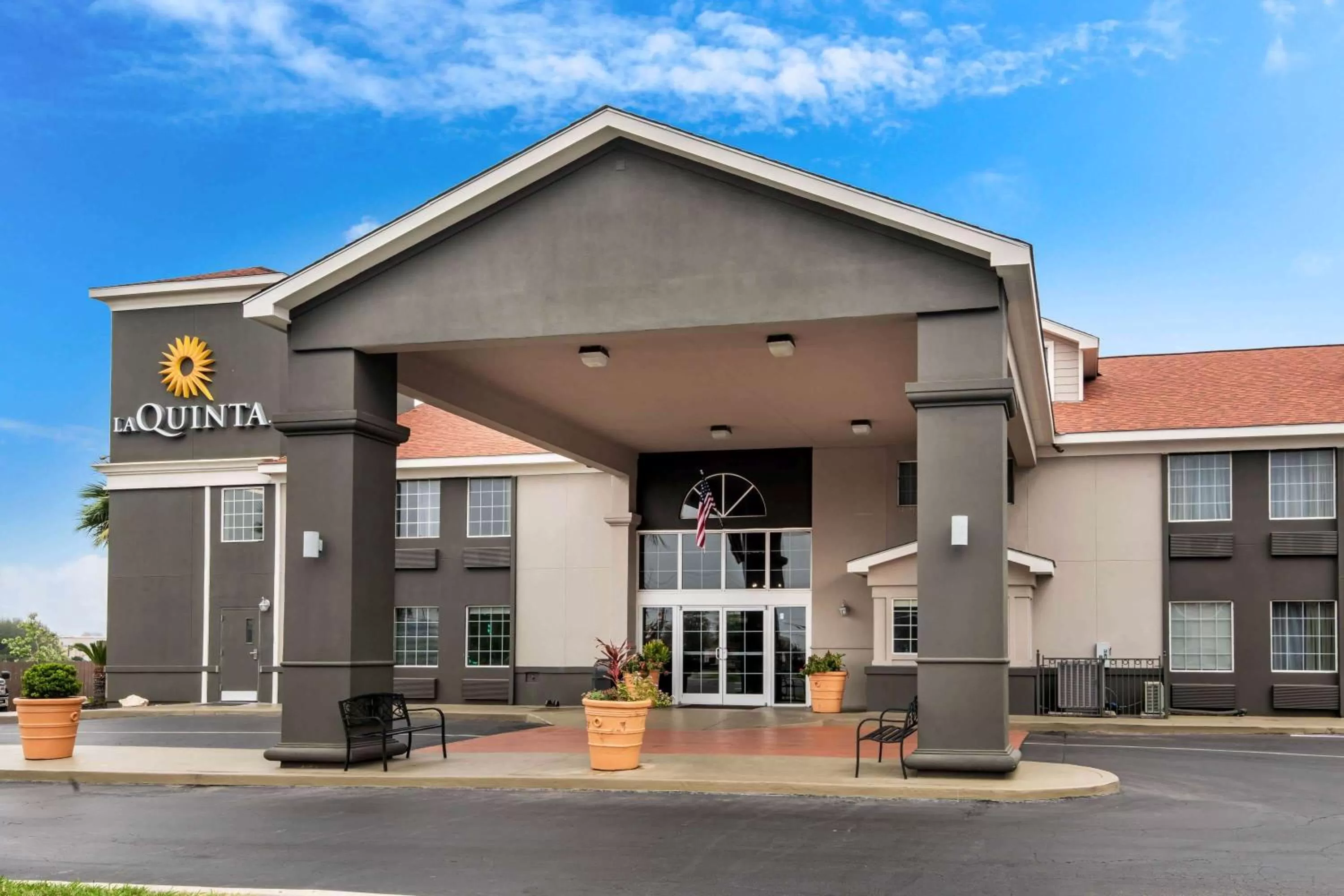Property building in La Quinta Inn by Wyndham San Antonio Brooks City Base