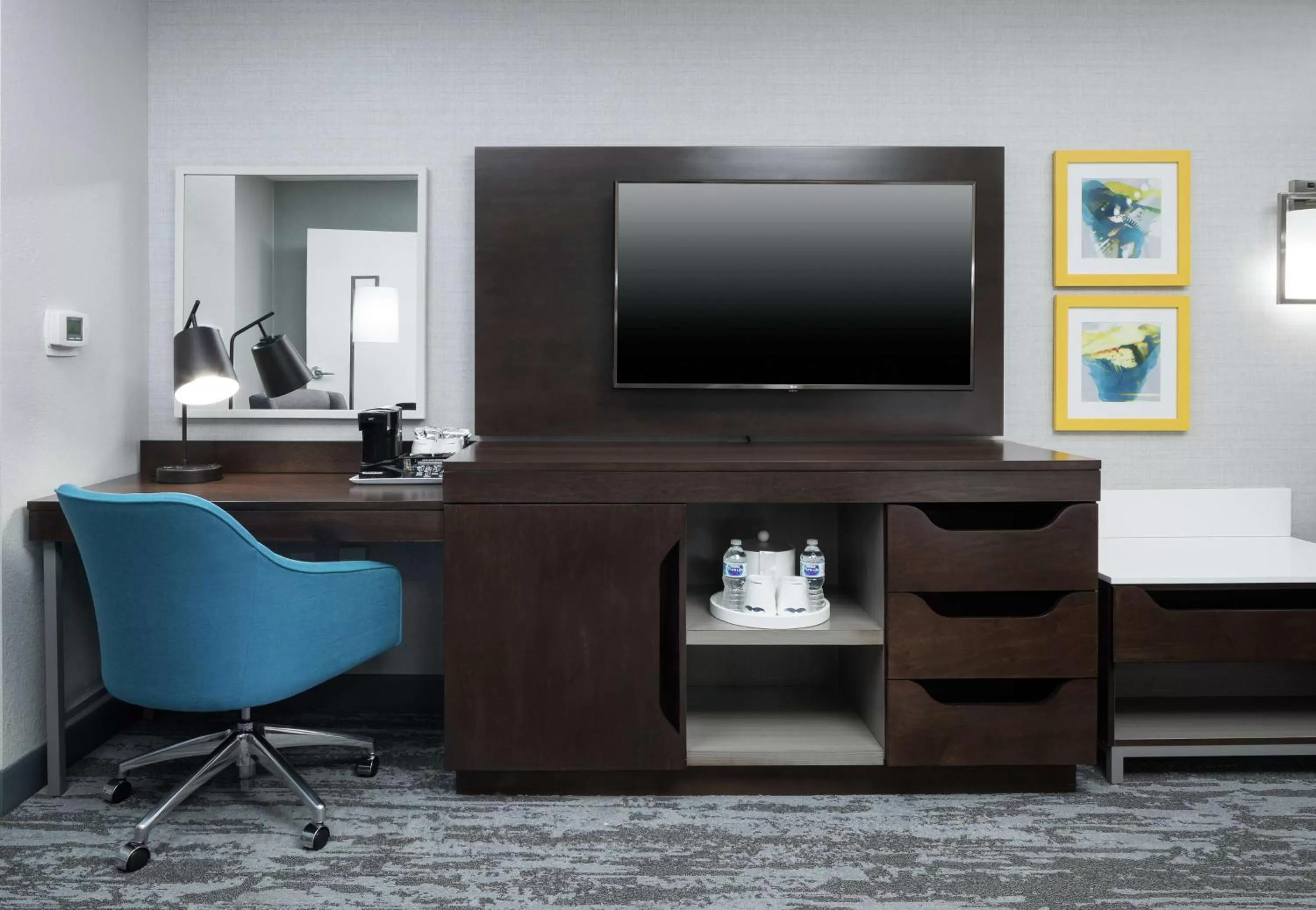 Bedroom in Hampton Inn & Suites Memphis-Beale Street