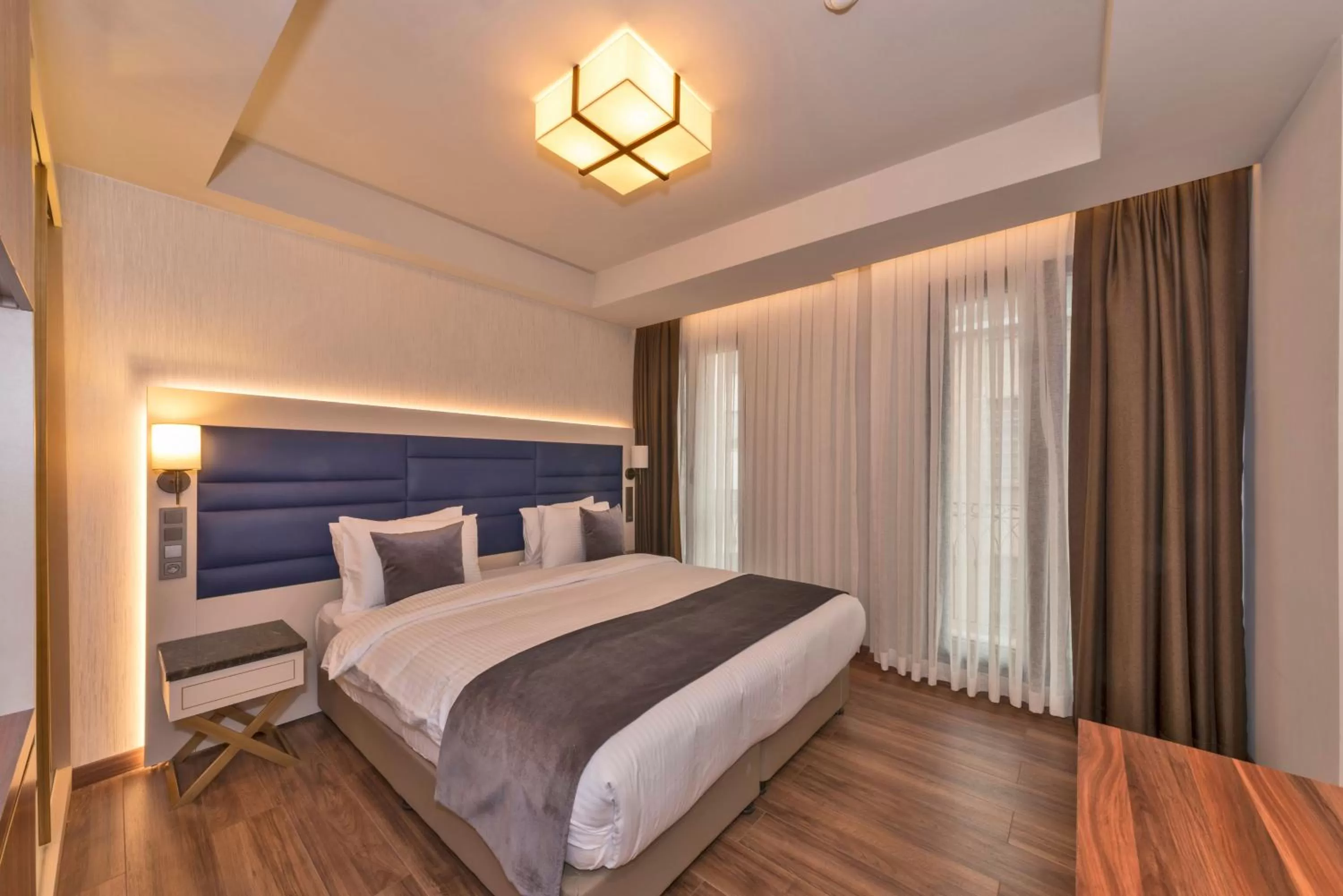 Bedroom, Bed in Golden Royal Hotel