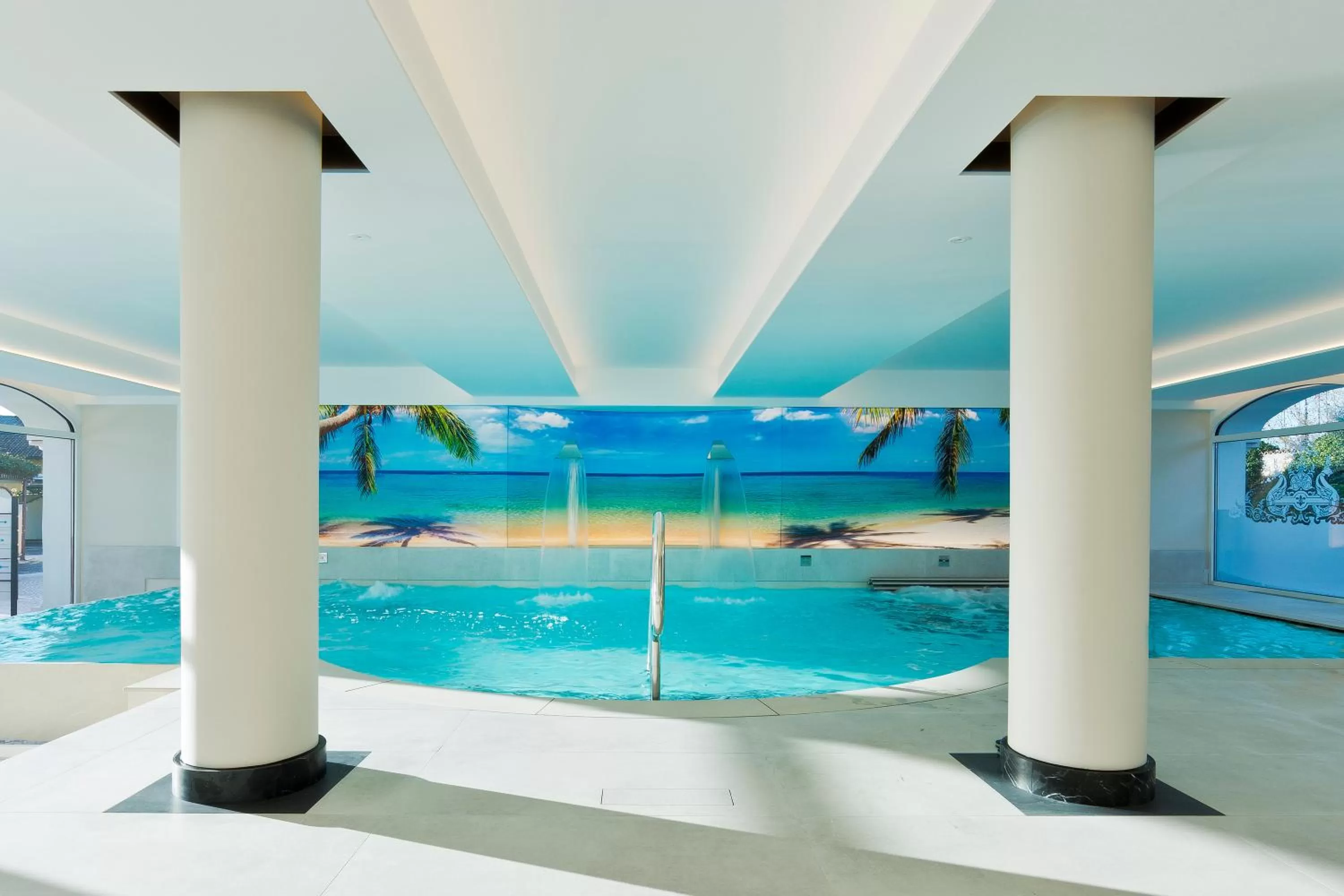 Swimming pool in Vip's Motel Luxury Accommodation & Spa