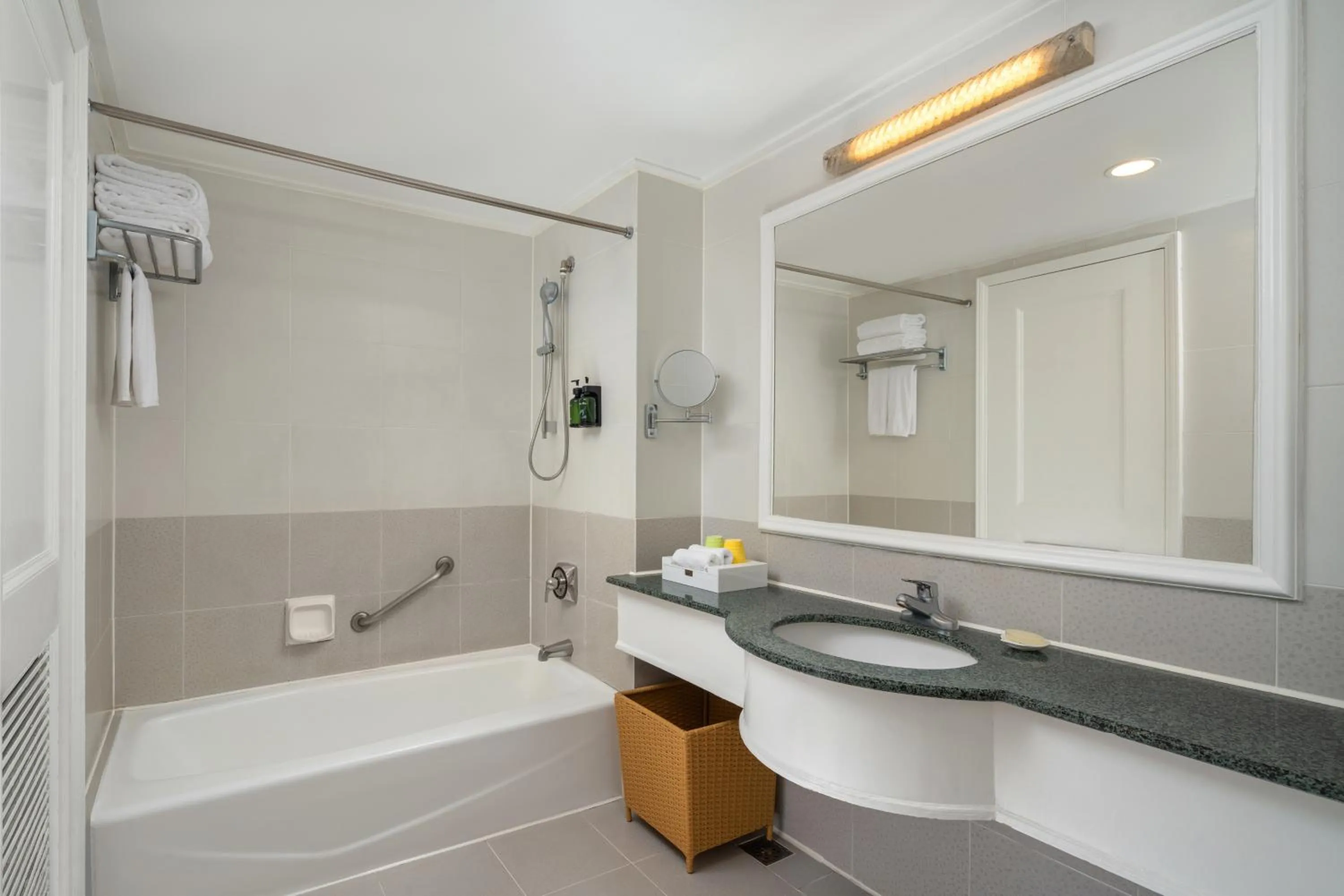 Bathroom in Sunshine Resort Intime Sanya