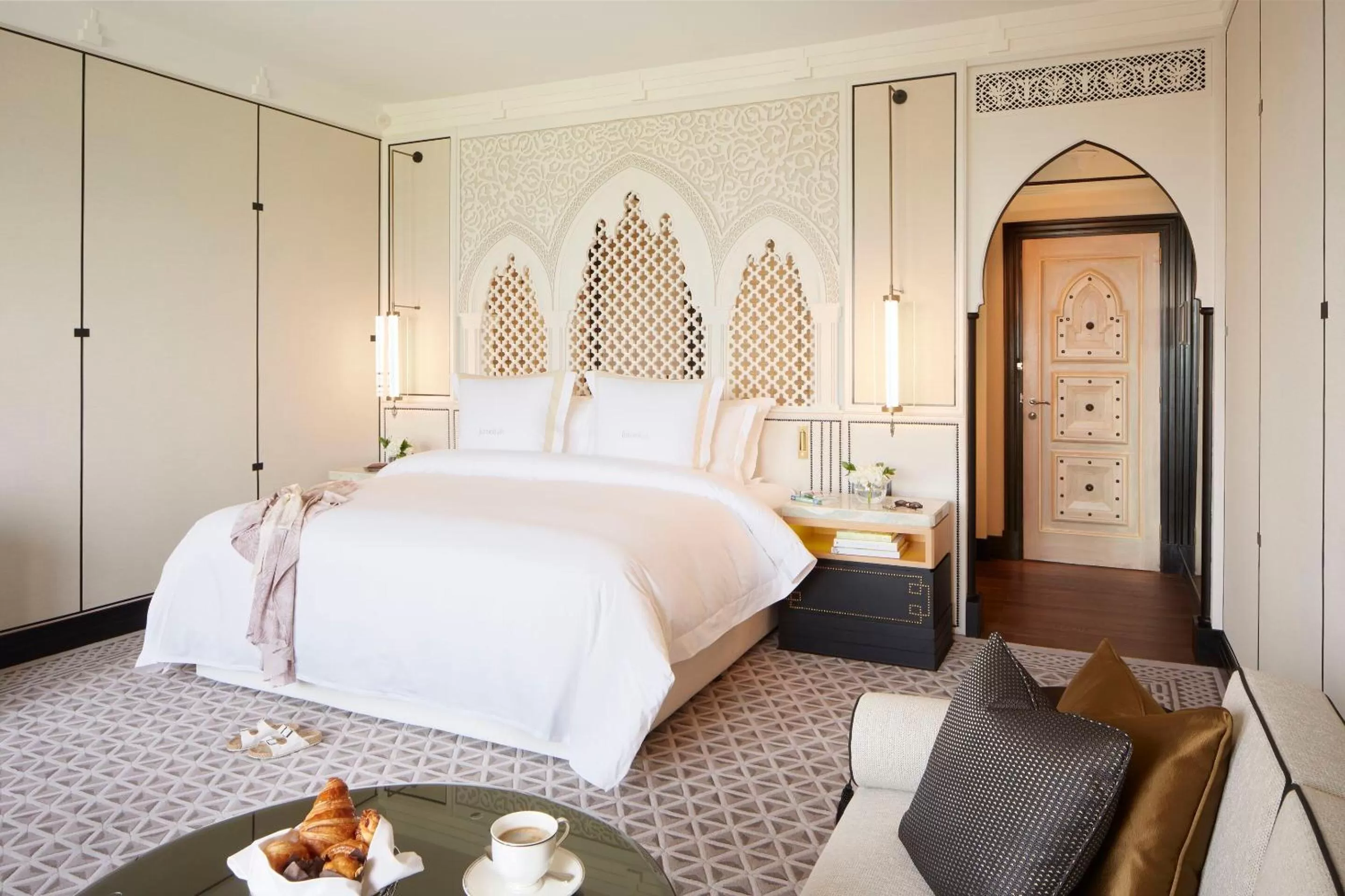 Ocean View Deluxe & Wild Wadi Waterpark™ Access in Jumeirah Mina A'Salam