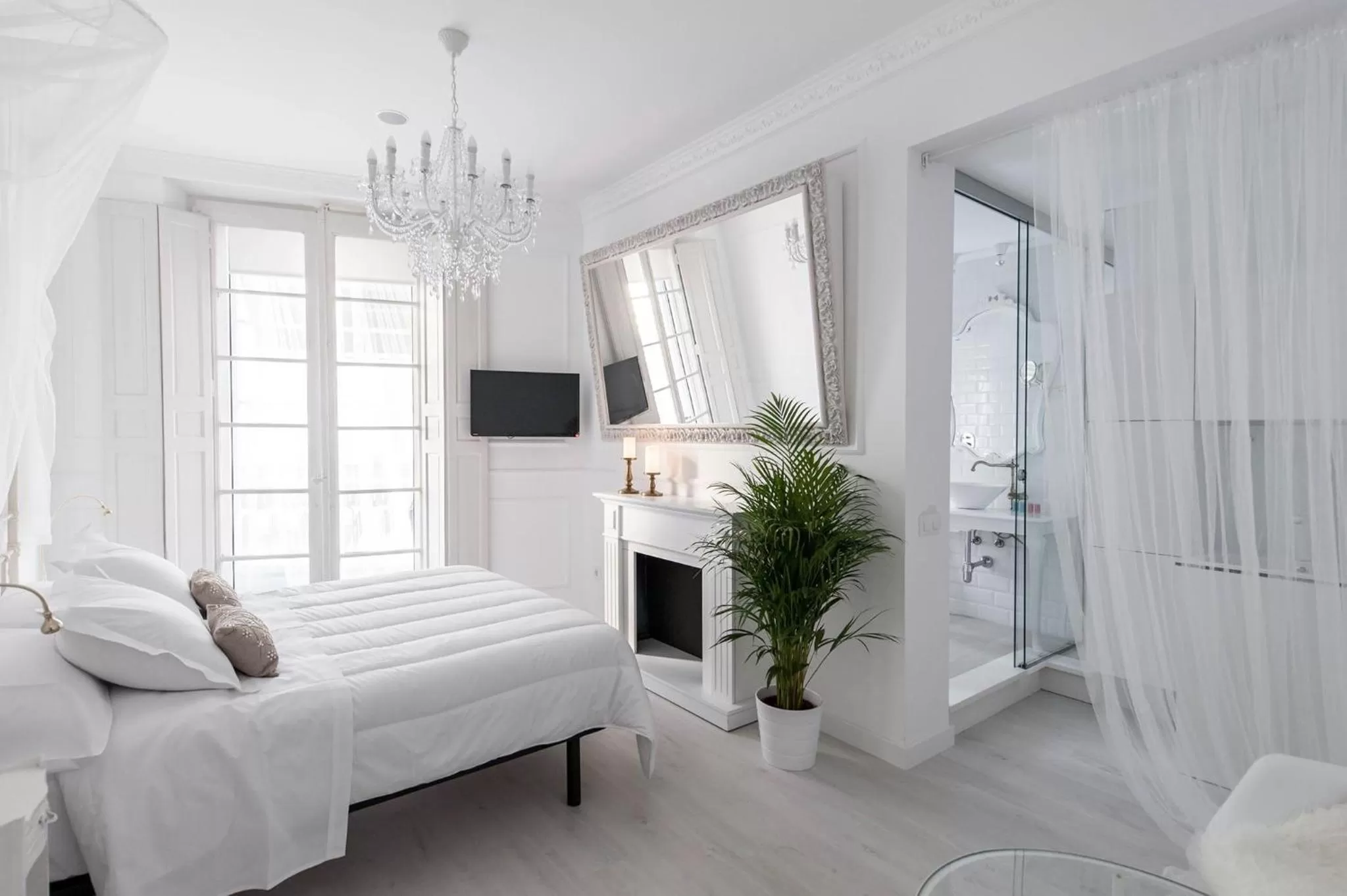 Photo of the whole room, Bed in Urban Suite Santander