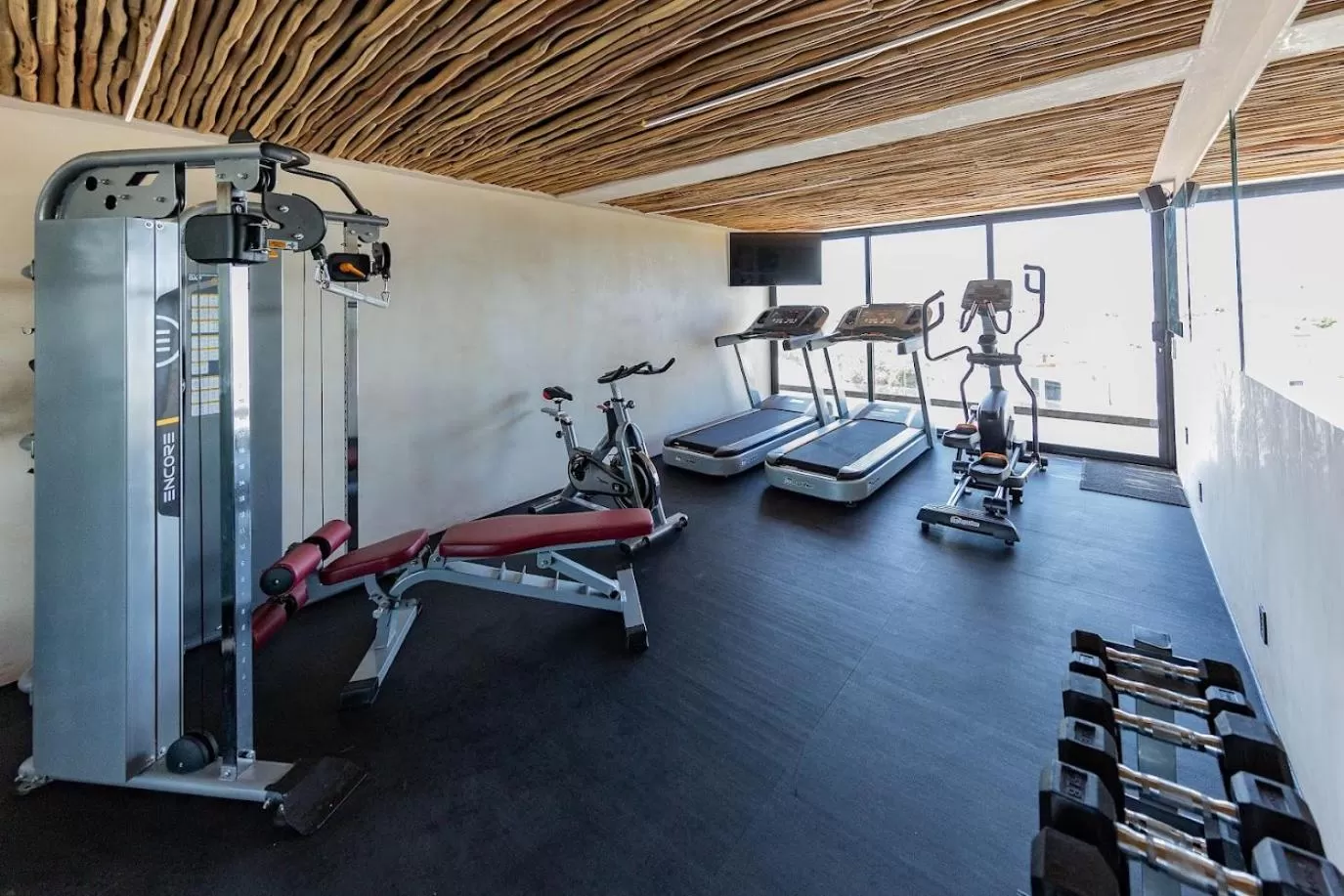 Fitness centre/facilities in Hive Cancun by G Hotels