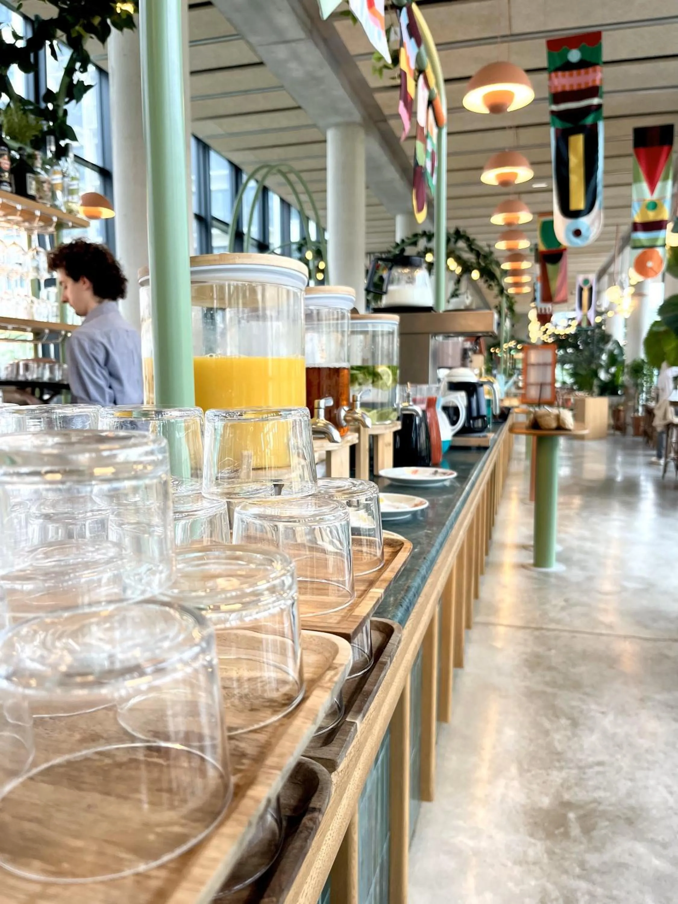 Lounge or bar in The People - Paris Marais