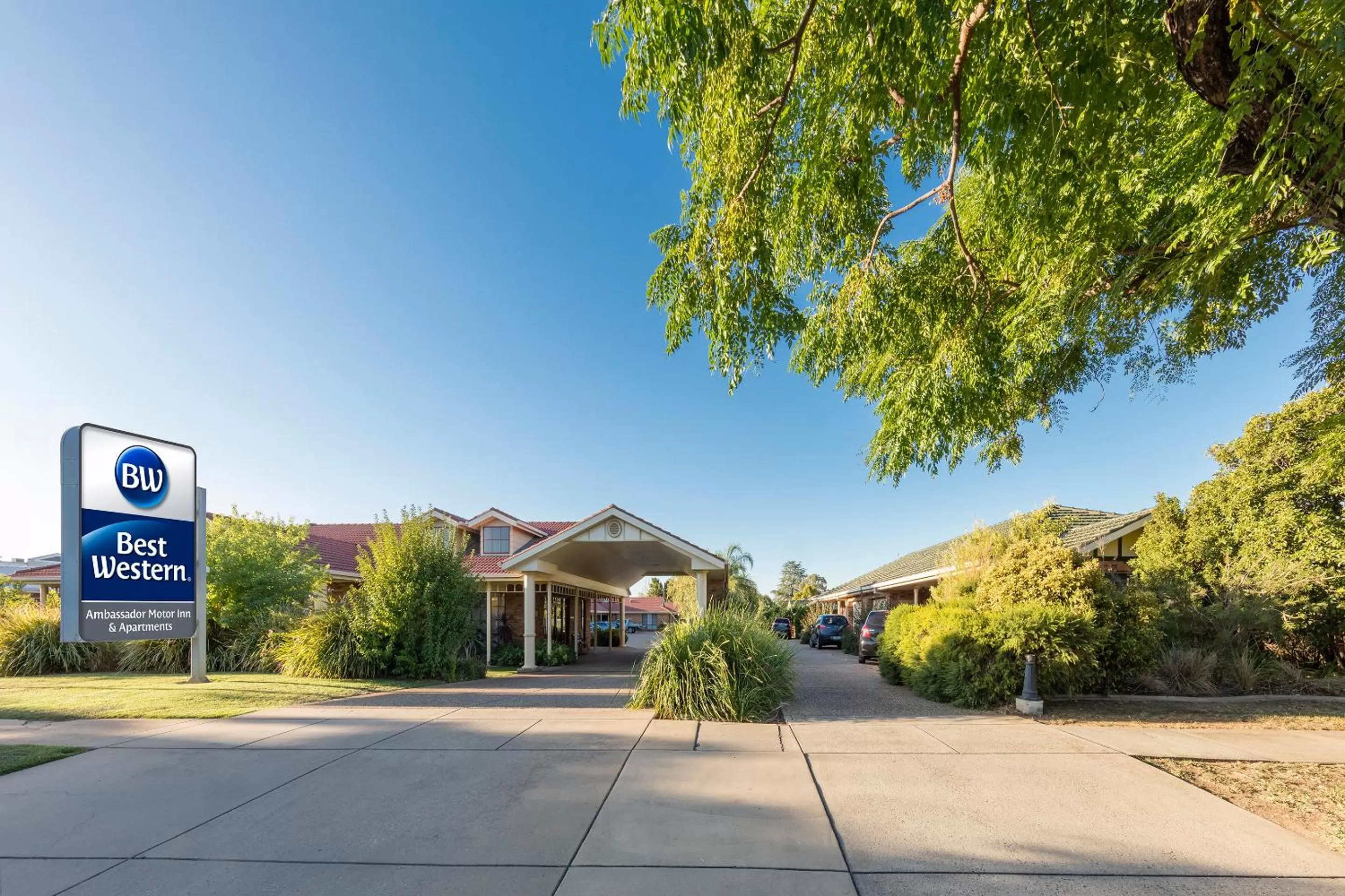 Facade/entrance in Best Western Ambassador Motor Inn & Apartments