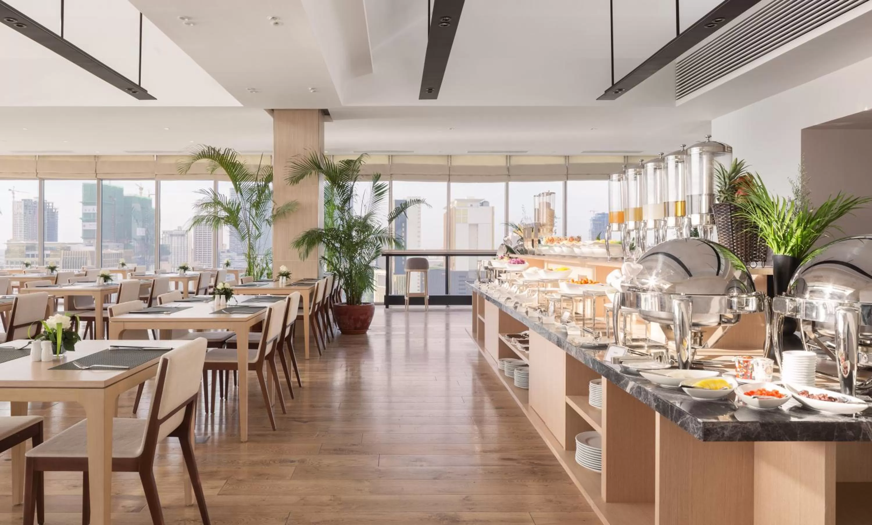 Restaurant/places to eat in Hotel Emion Phnom Penh